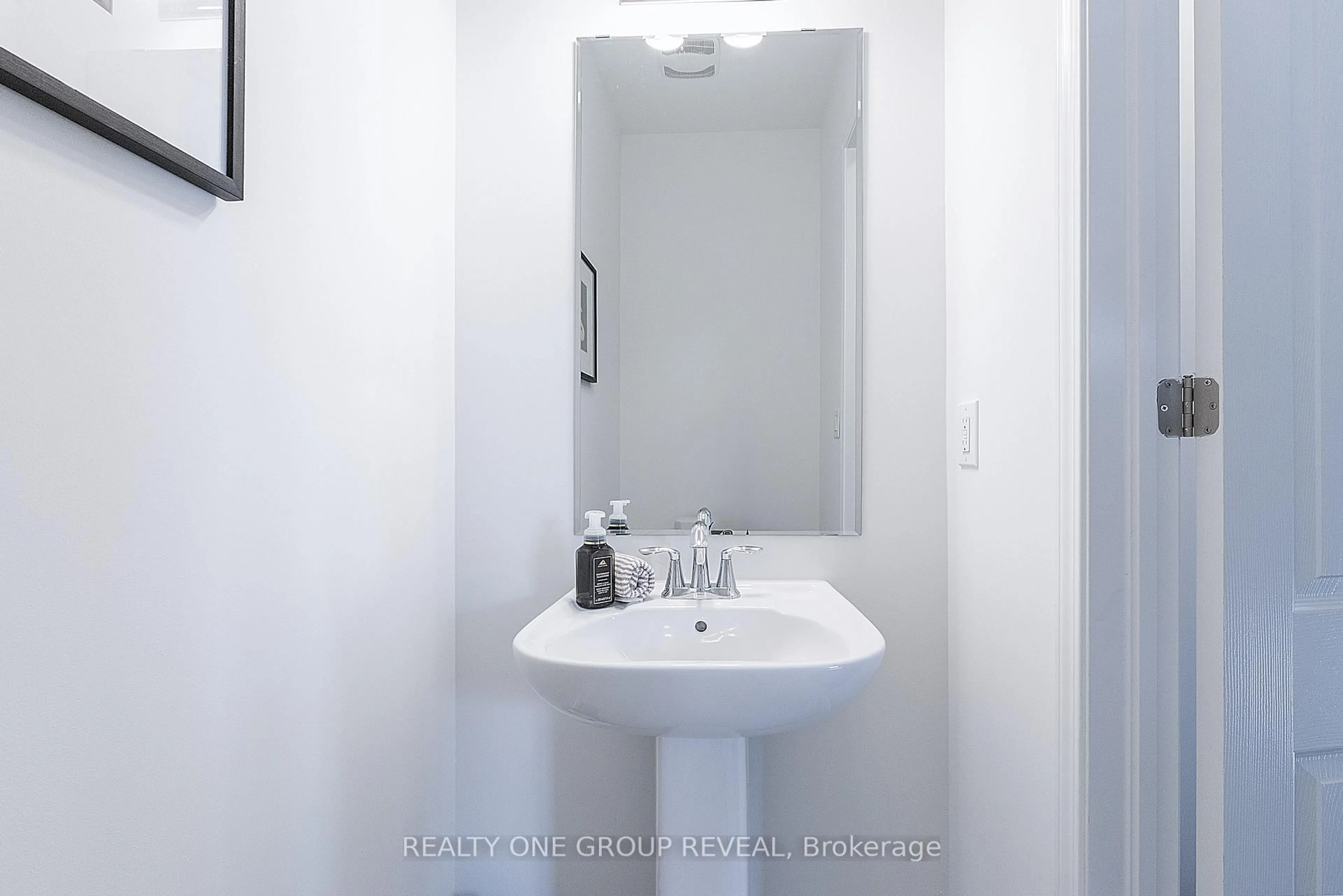 Standard bathroom, unknown for 103 Avani Ave, Markham Ontario L6C 3S6