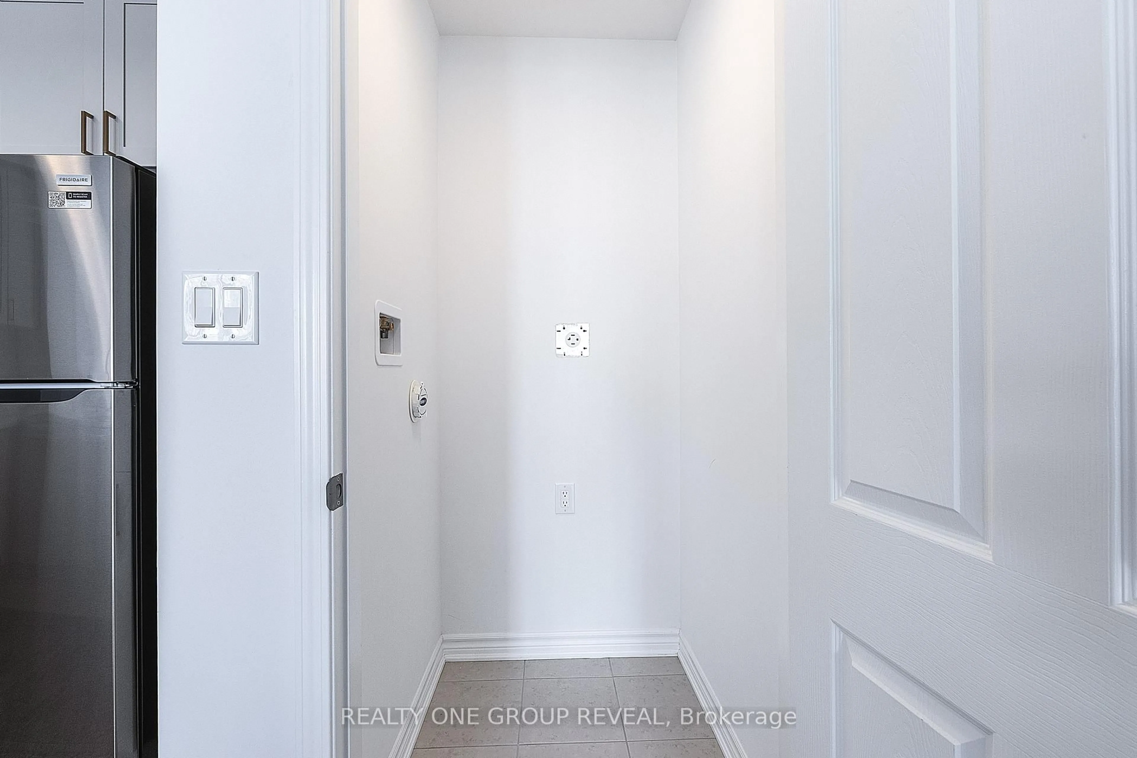 Unknown for 103 Avani Ave, Markham Ontario L6C 3S6