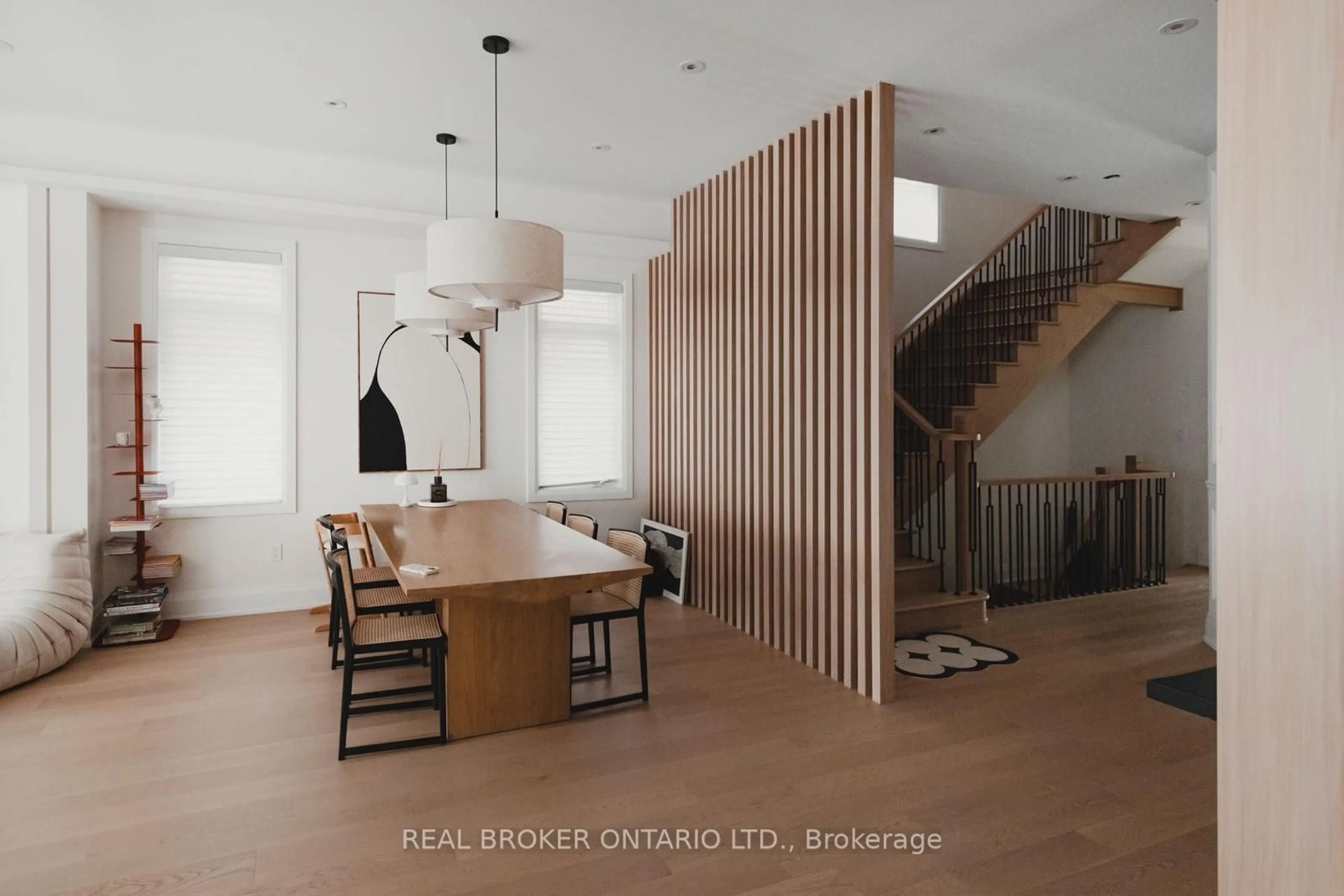 Indoor foyer for 34 Meteorite St, Richmond Hill Ontario L4C 4M9