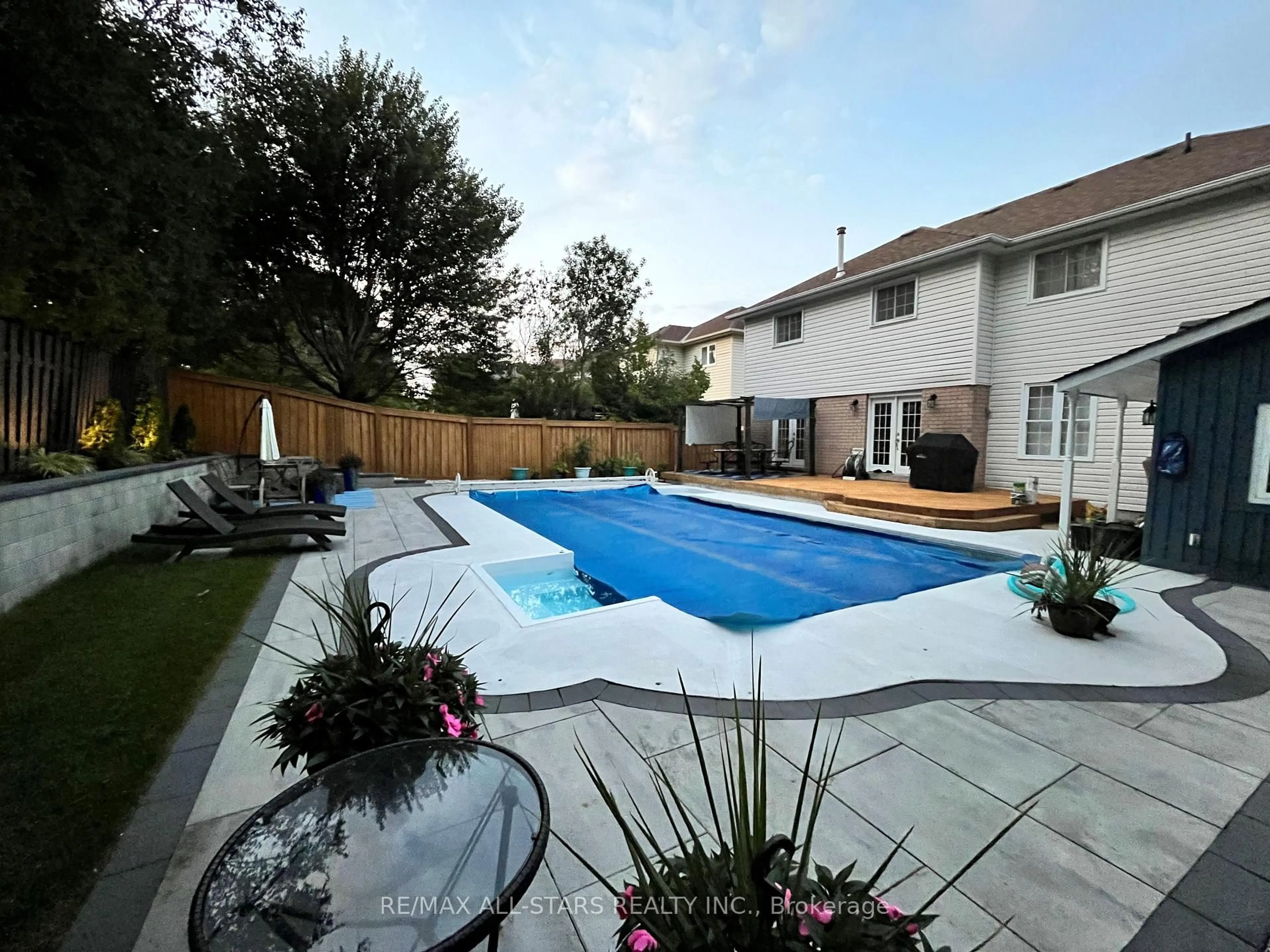 Pool for 43 Mcguire Cres, Uxbridge Ontario L9P 1V4