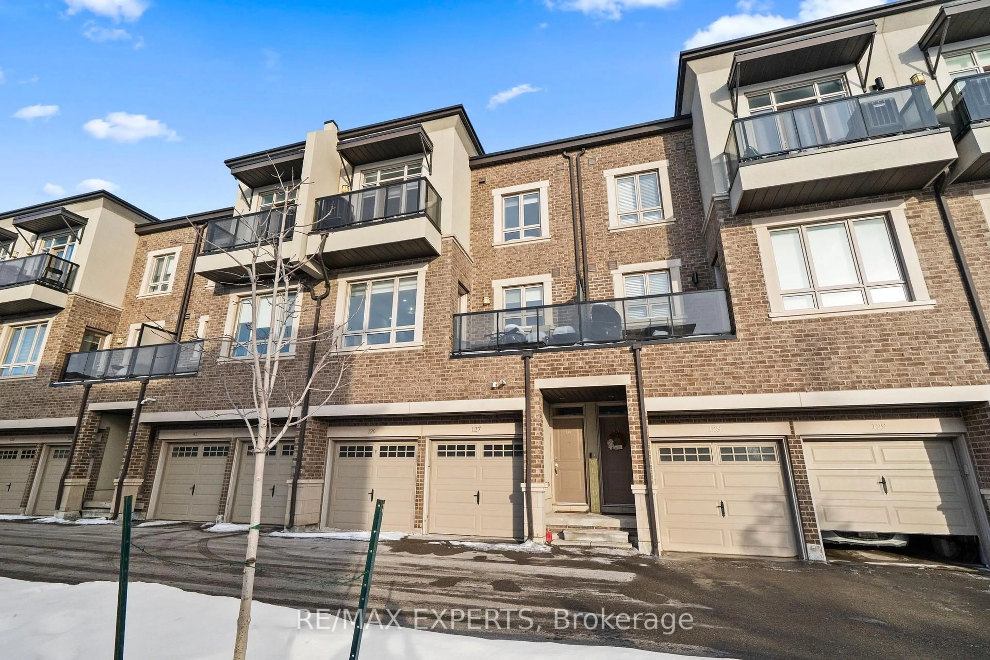 Unknown for 125 Kayla Cres #16, Vaughan Ontario L6A 4G5