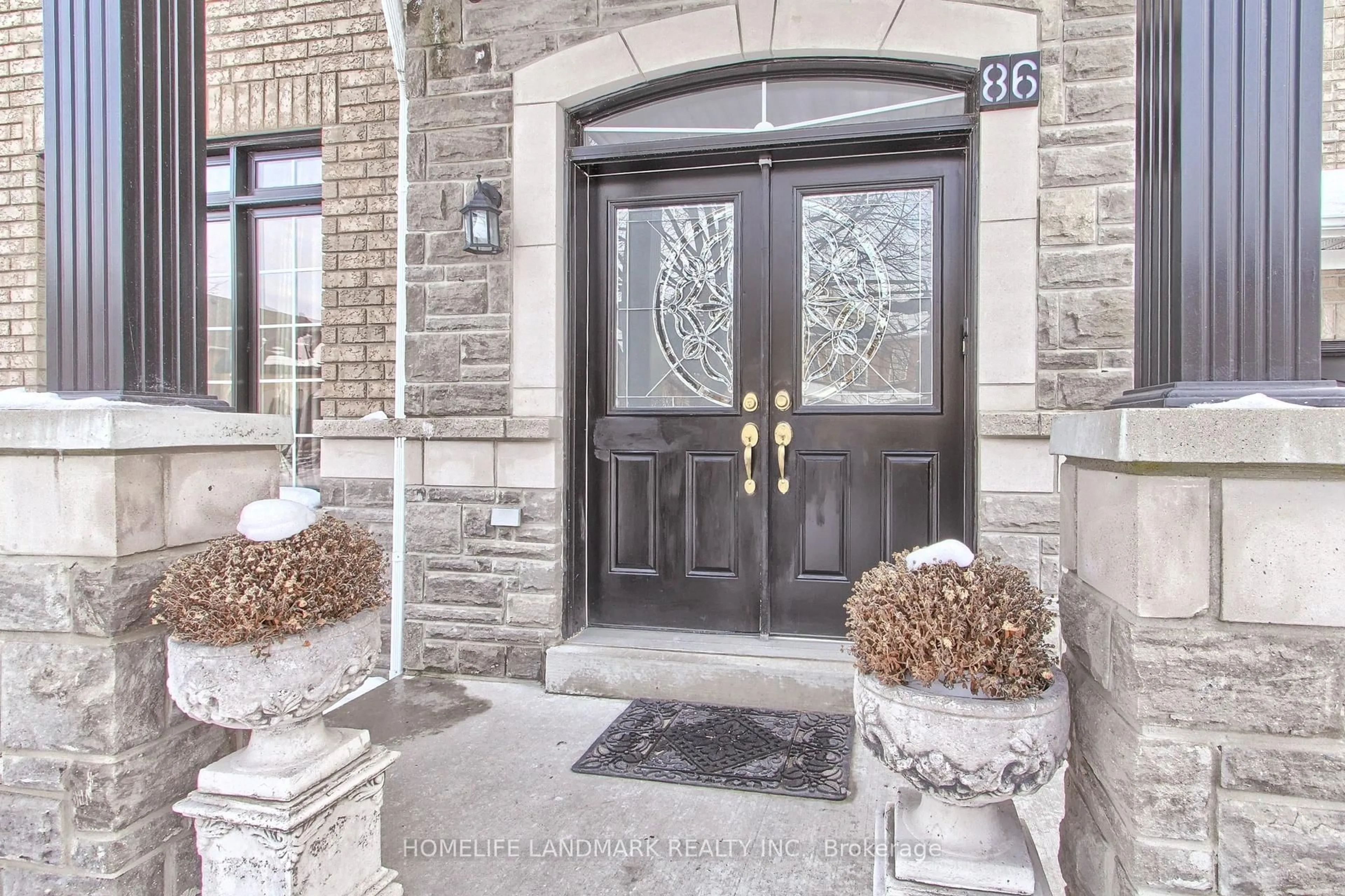 Indoor entryway for 86 Boswell Rd, Markham Ontario L6B 0M5