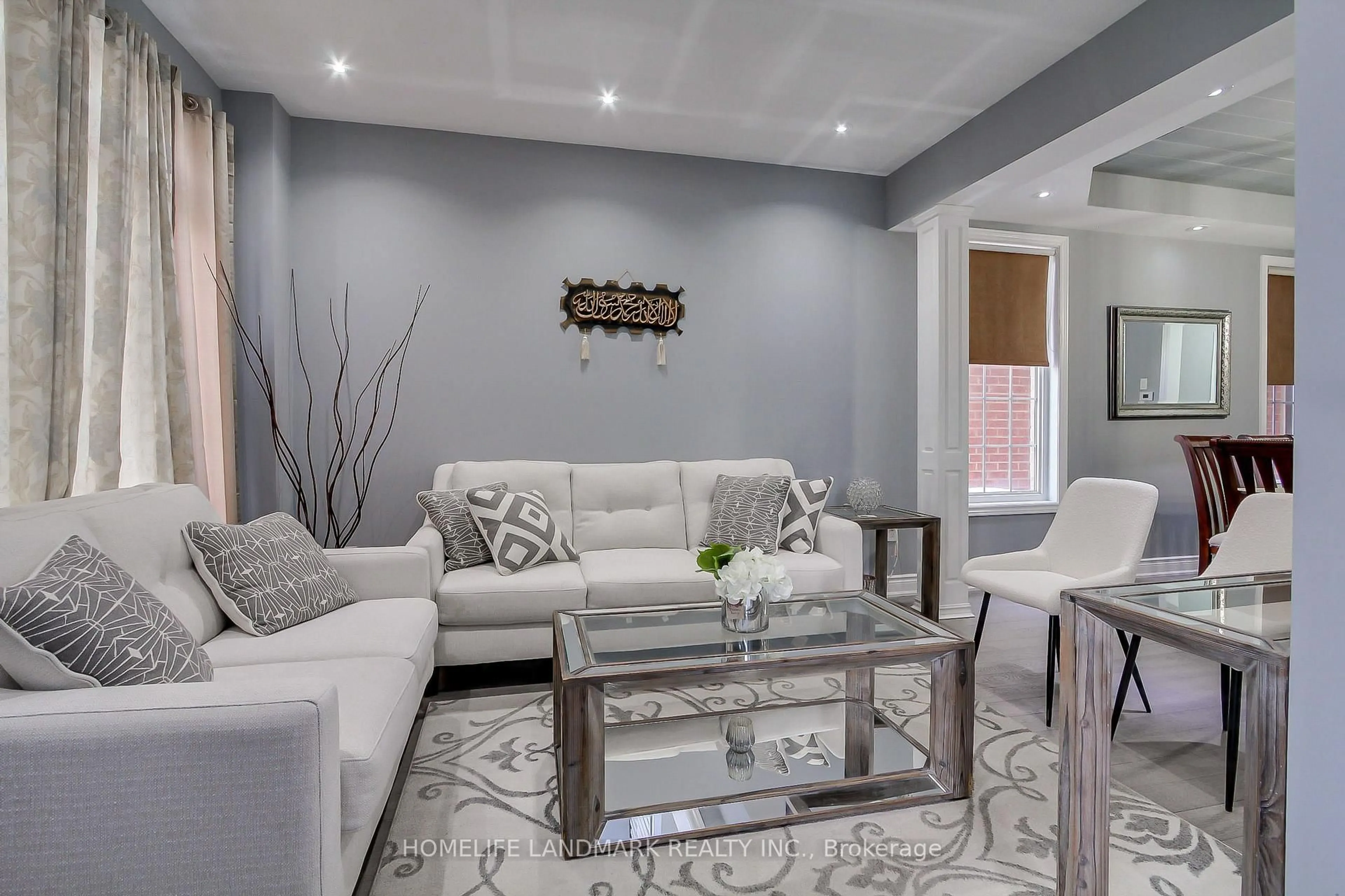 Living room with furniture, unknown for 86 Boswell Rd, Markham Ontario L6B 0M5