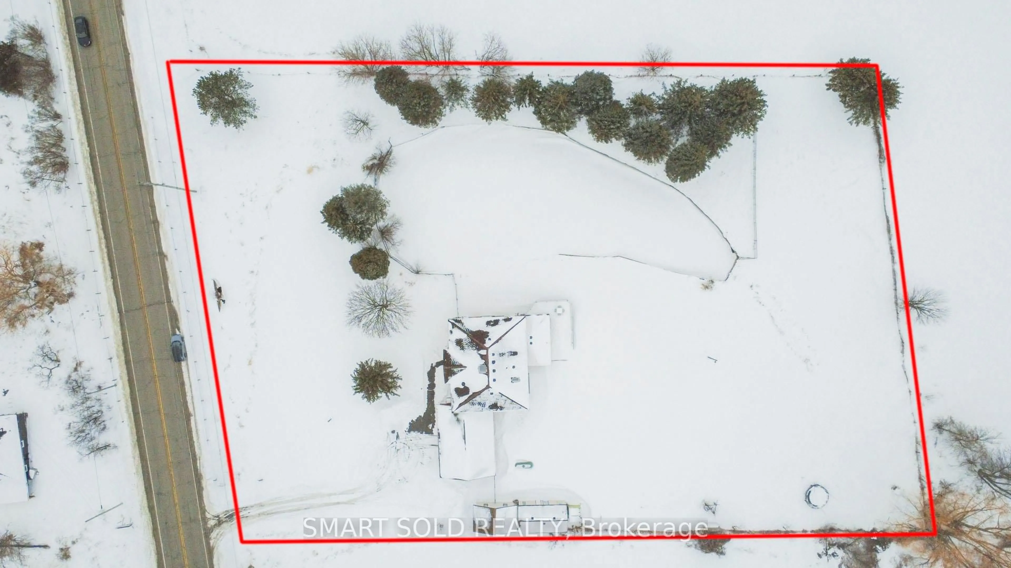 A pic from outside/outdoor area/front of a property/back of a property/a pic from drone, building for 1008 Mount Albert Rd, East Gwillimbury Ontario L0G 1V0