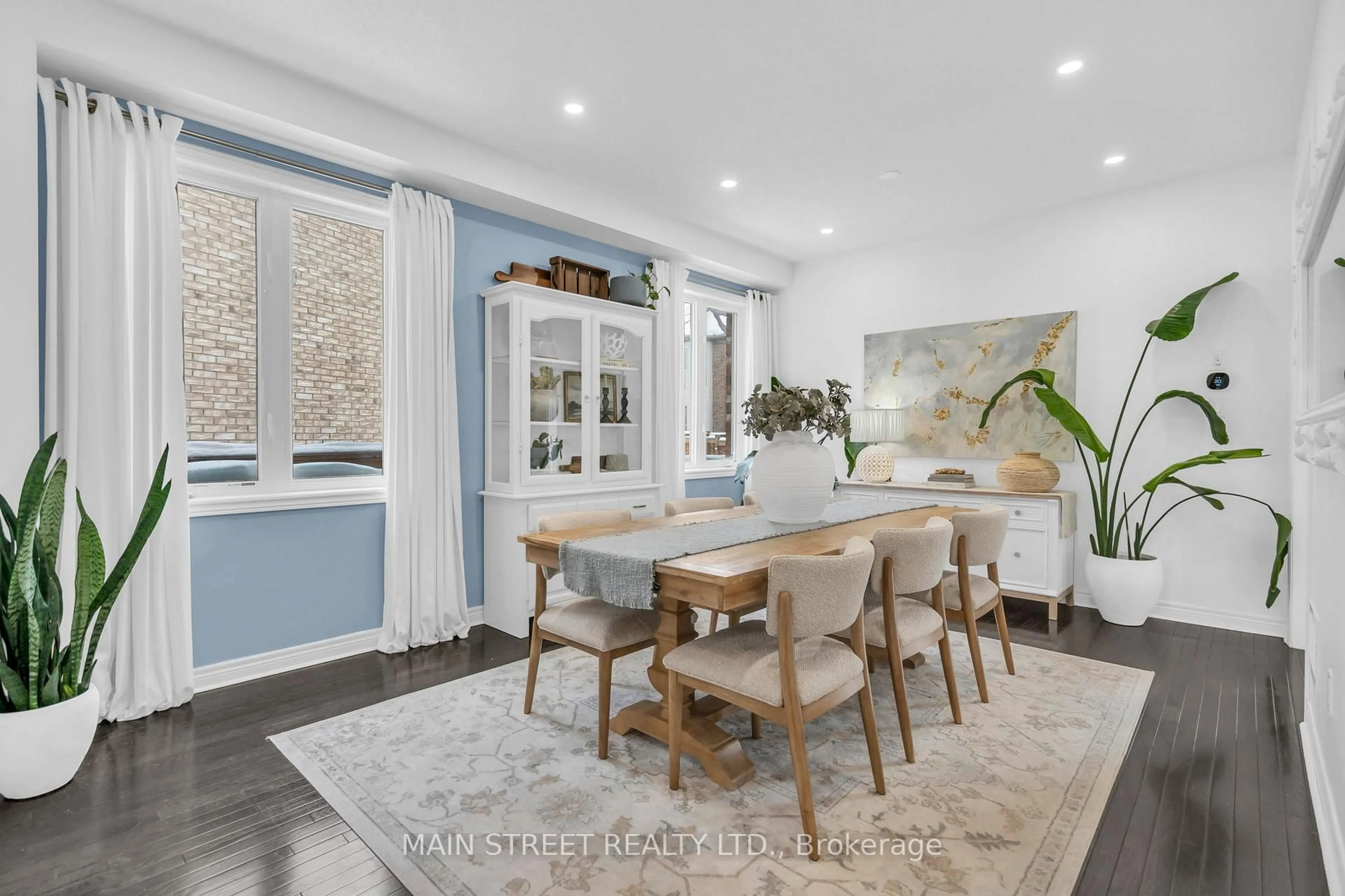 Dining room, unknown for 44 Herefordshire Cres, Newmarket Ontario L9N 0B7