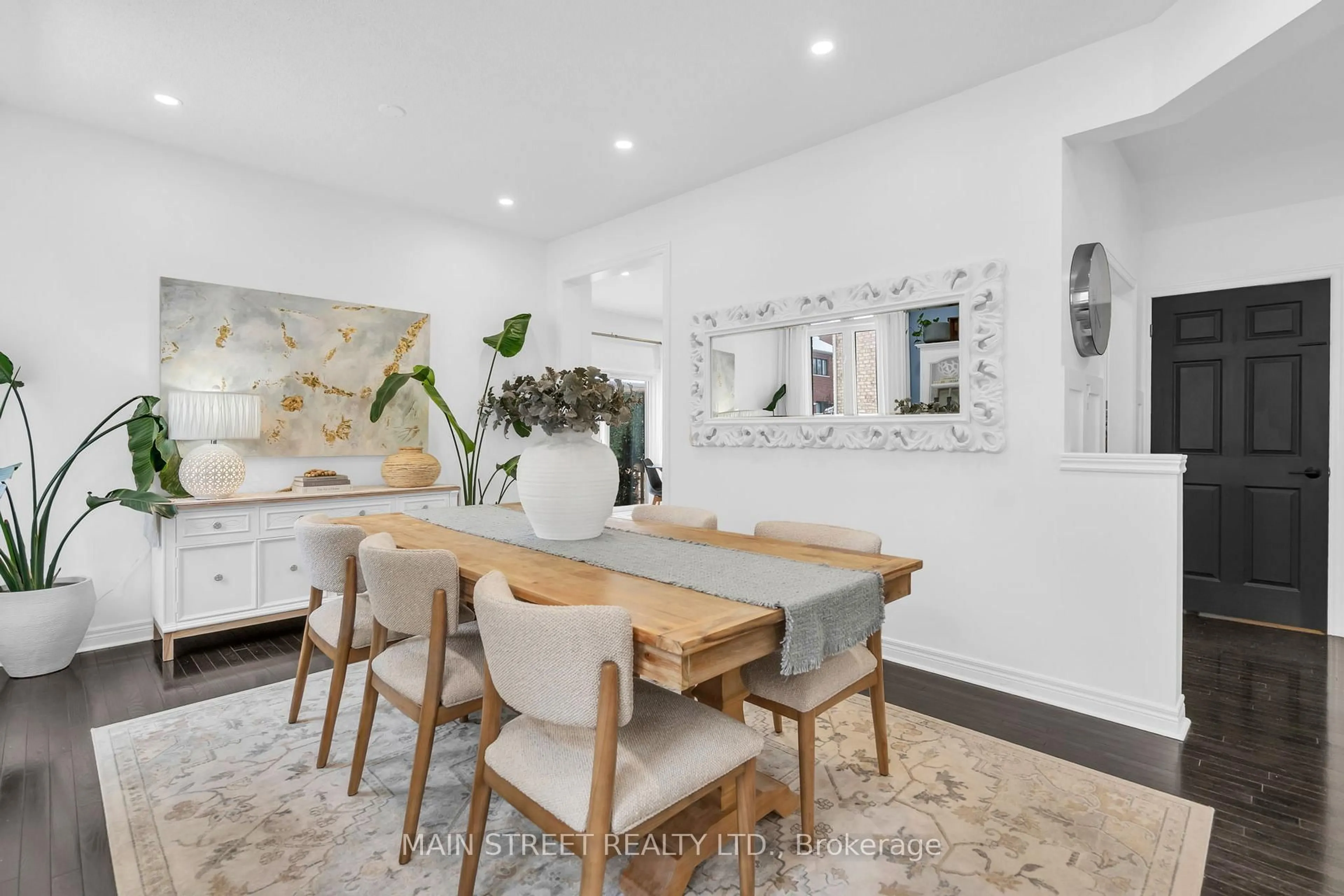 Unknown for 44 Herefordshire Cres, Newmarket Ontario L9N 0B7