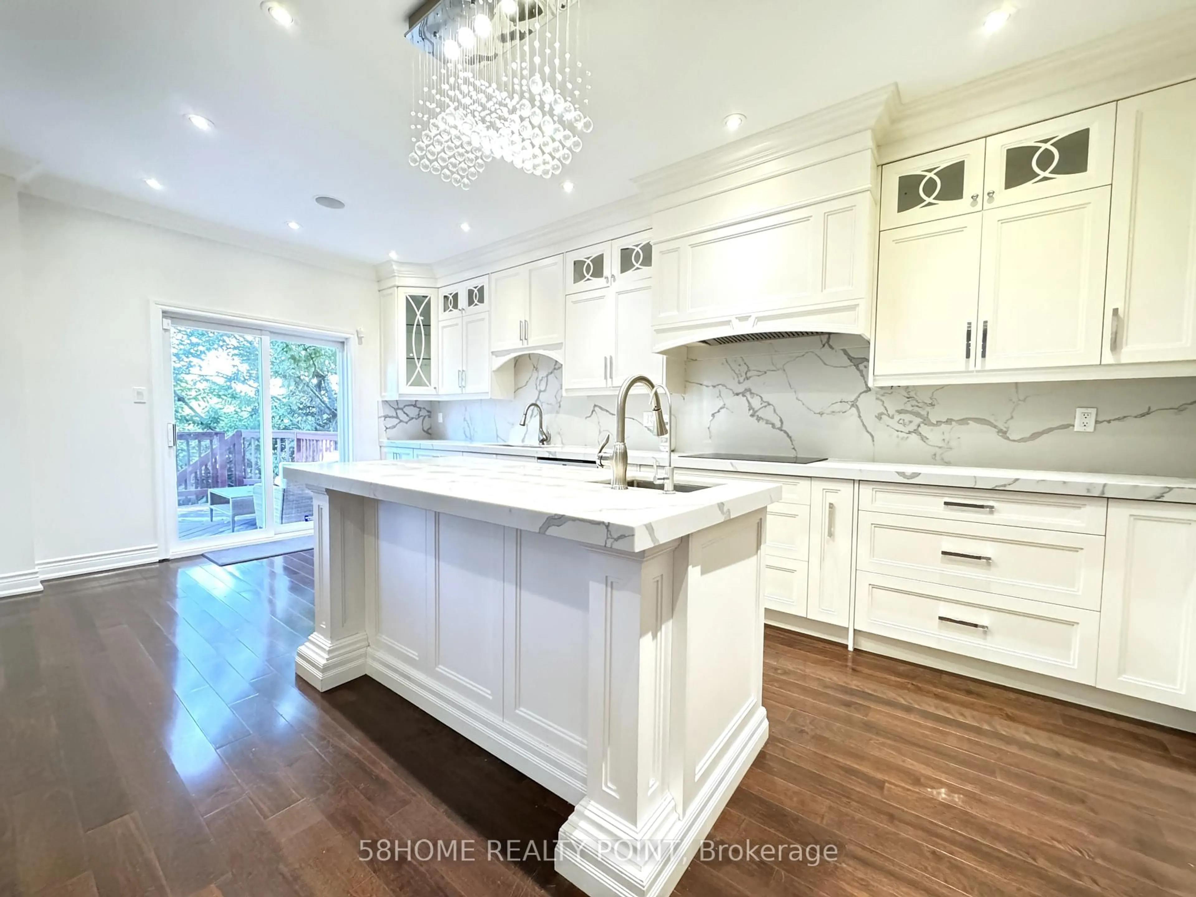 Contemporary kitchen, ceramic/tile floor for 27 Brackenwood Ave, Richmond Hill Ontario L4S 2P5