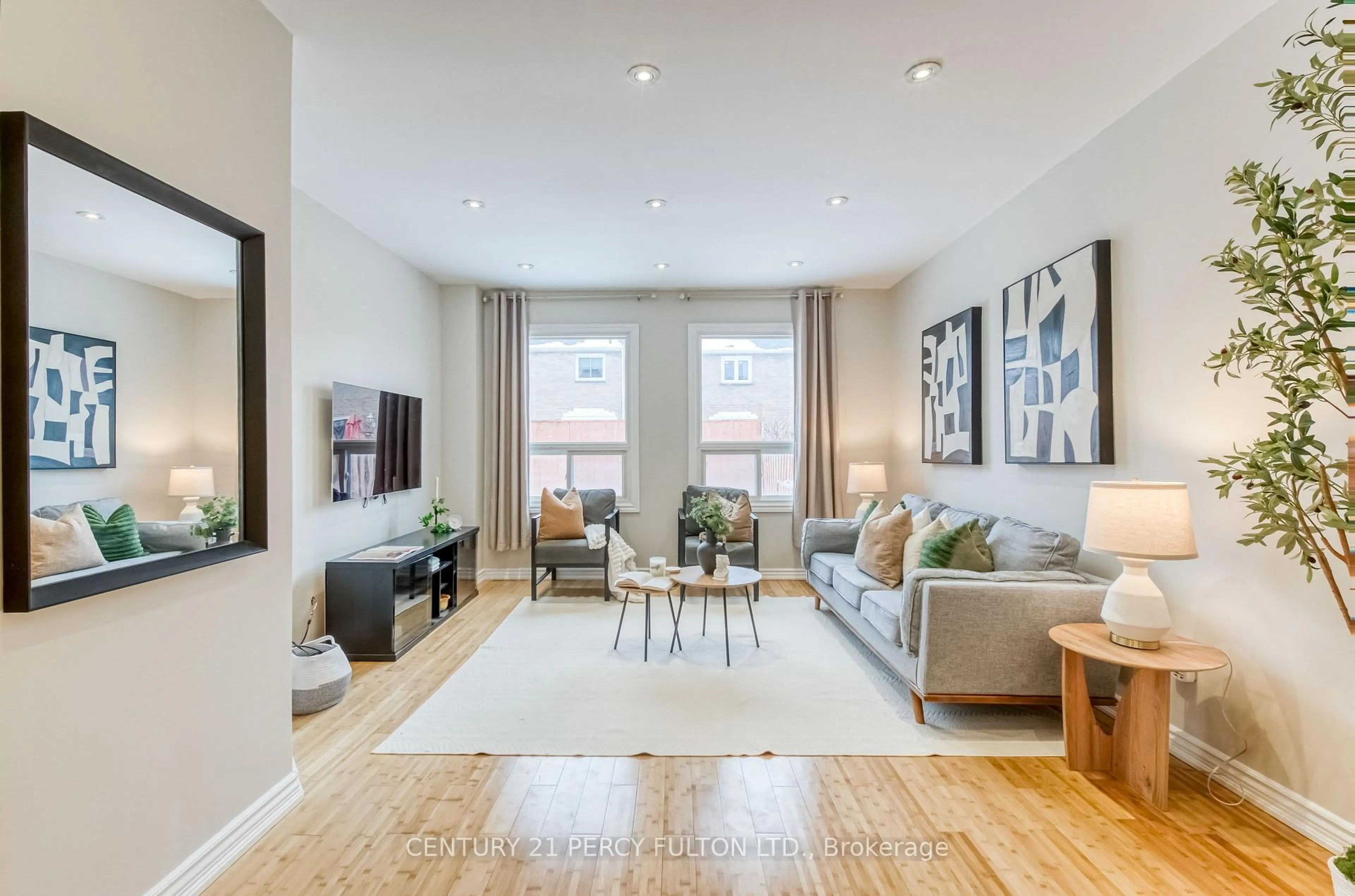 Living room with furniture, unknown for 49 Moonlight Lane, Richmond Hill Ontario L4C 8K5