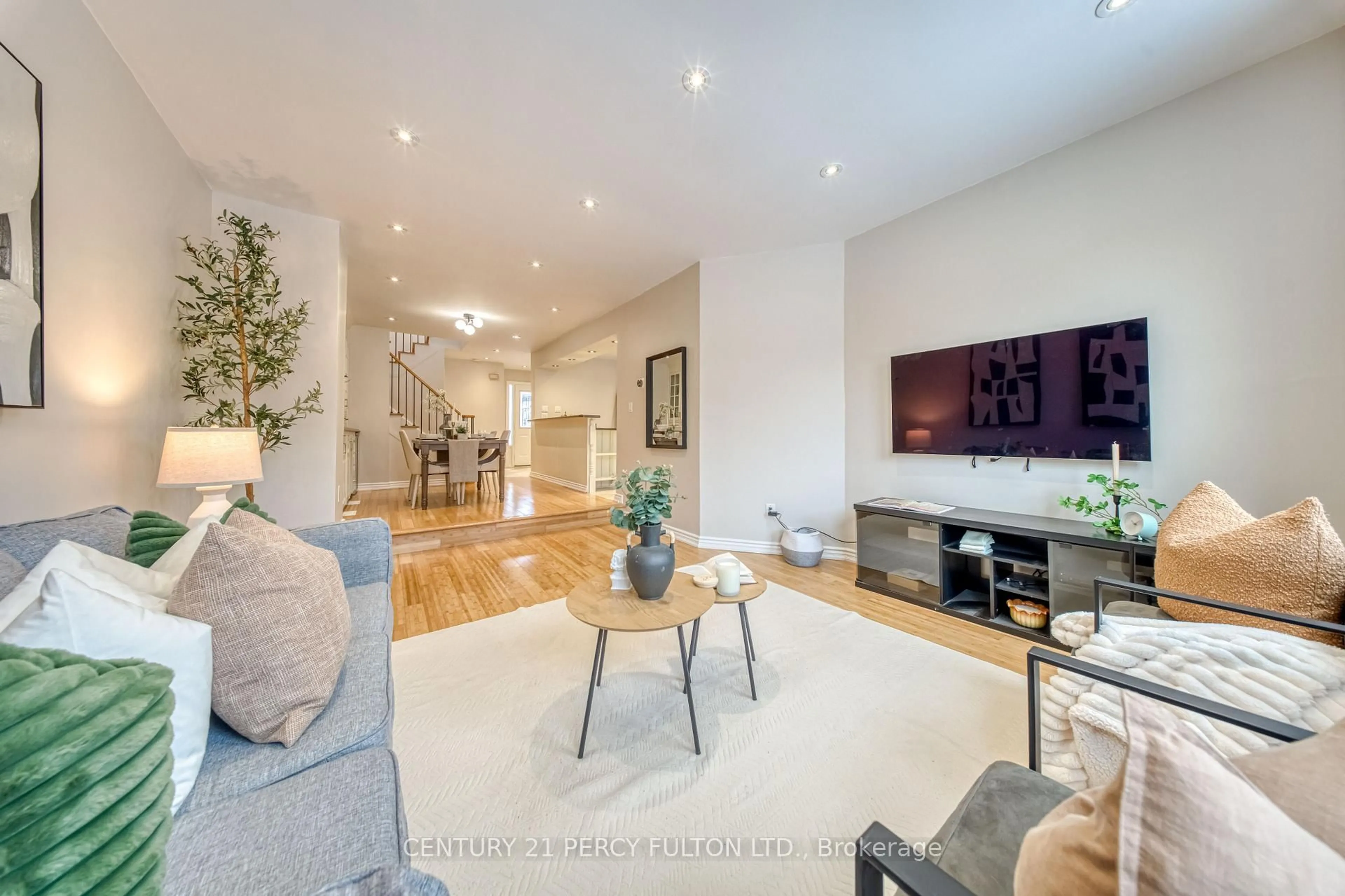 Living room with furniture, unknown for 49 Moonlight Lane, Richmond Hill Ontario L4C 8K5