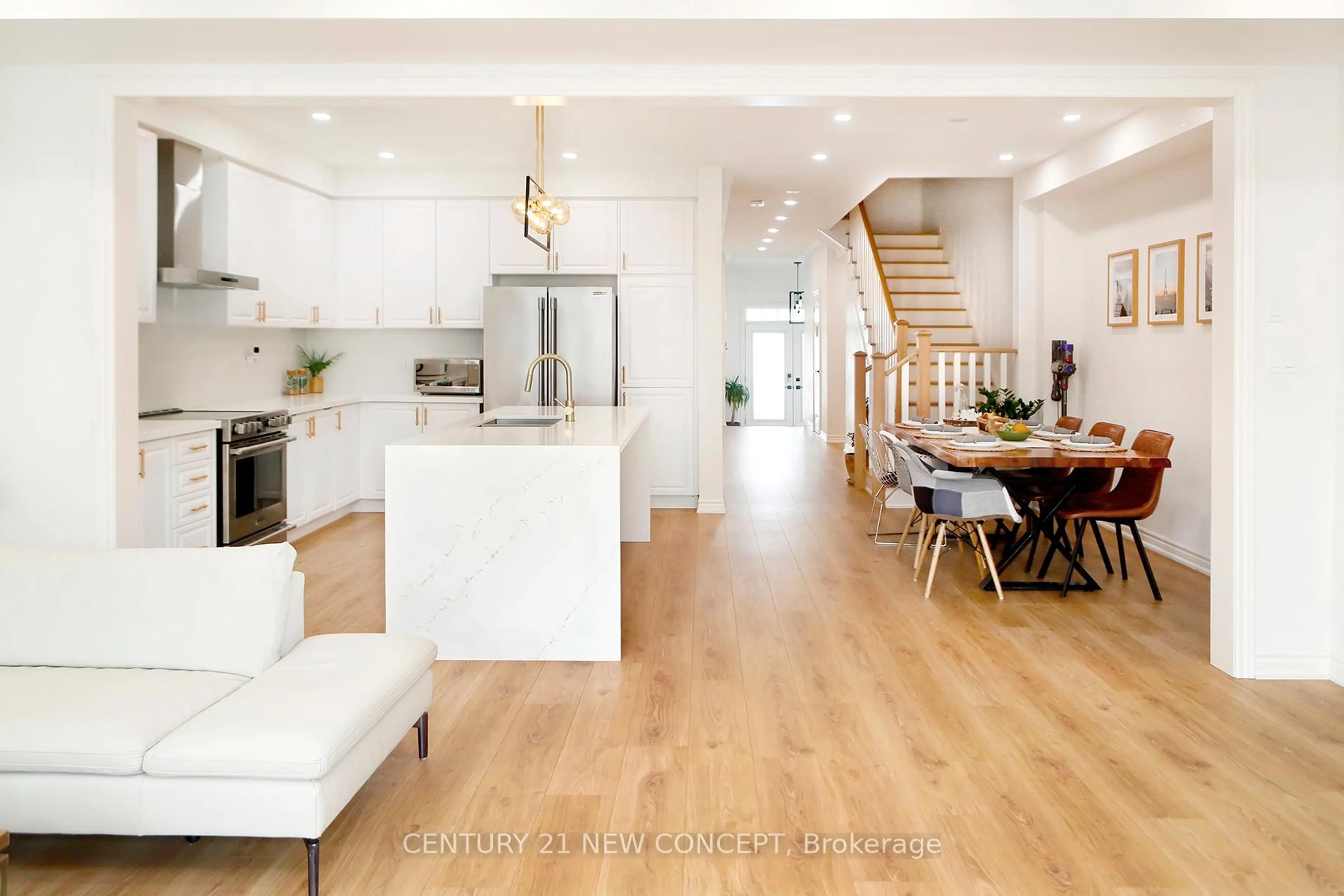 Open concept kitchen, unknown for 93 Wesmina Ave, Whitchurch-Stouffville Ontario L4A 4W5