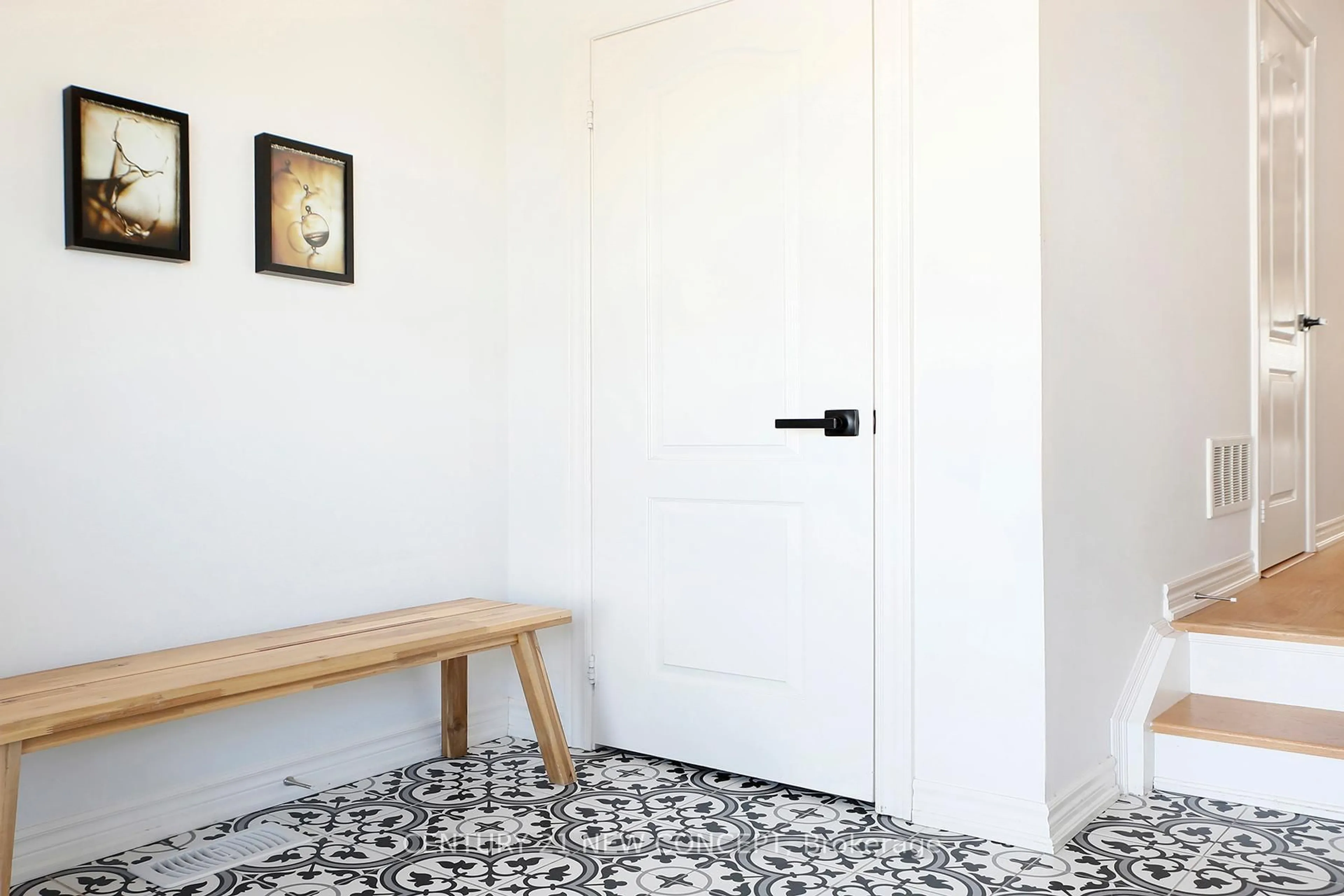 Indoor entryway for 93 Wesmina Ave, Whitchurch-Stouffville Ontario L4A 4W5