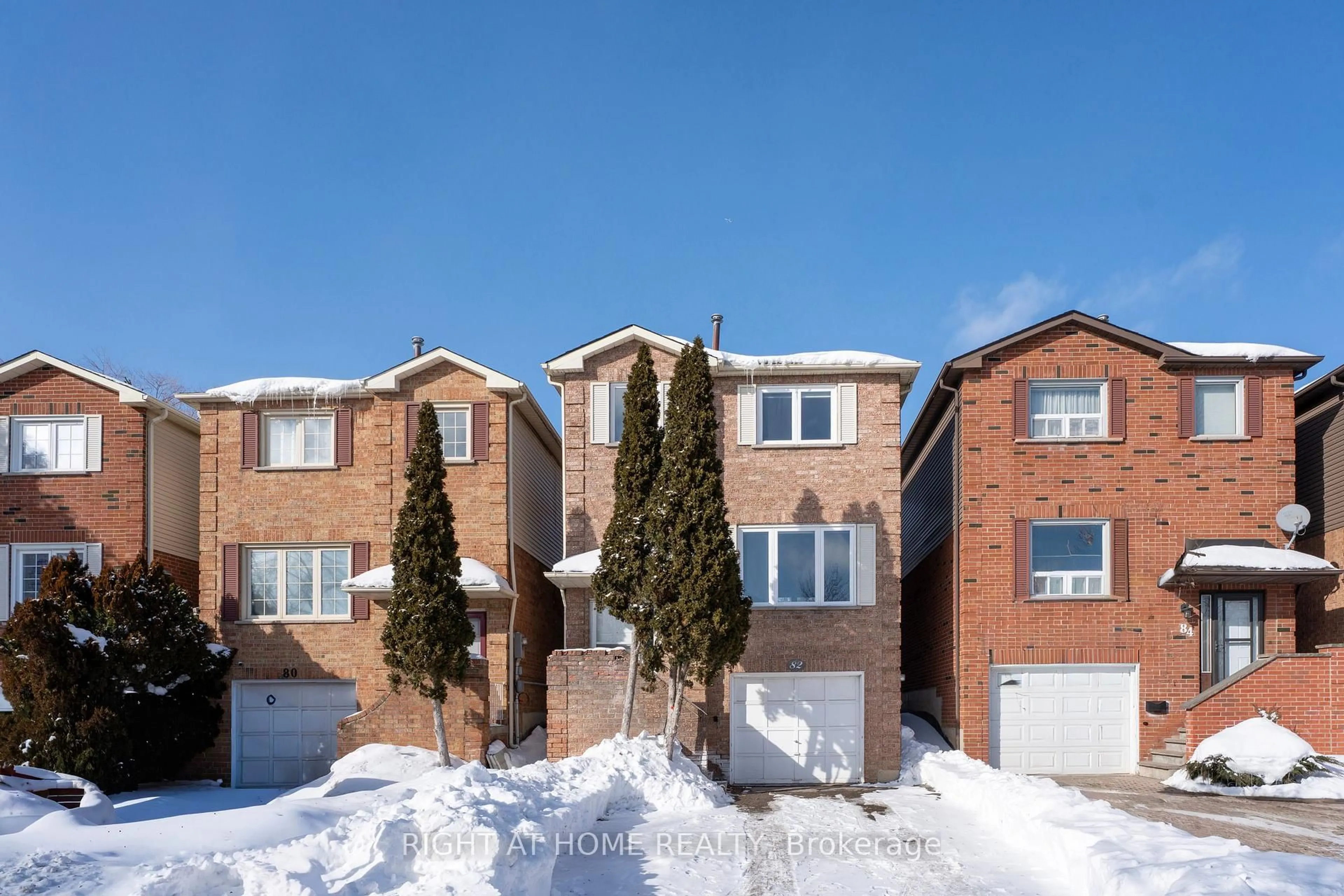 Home with brick exterior material, street for 82 Swinton Cres, Vaughan Ontario L4J 3V5