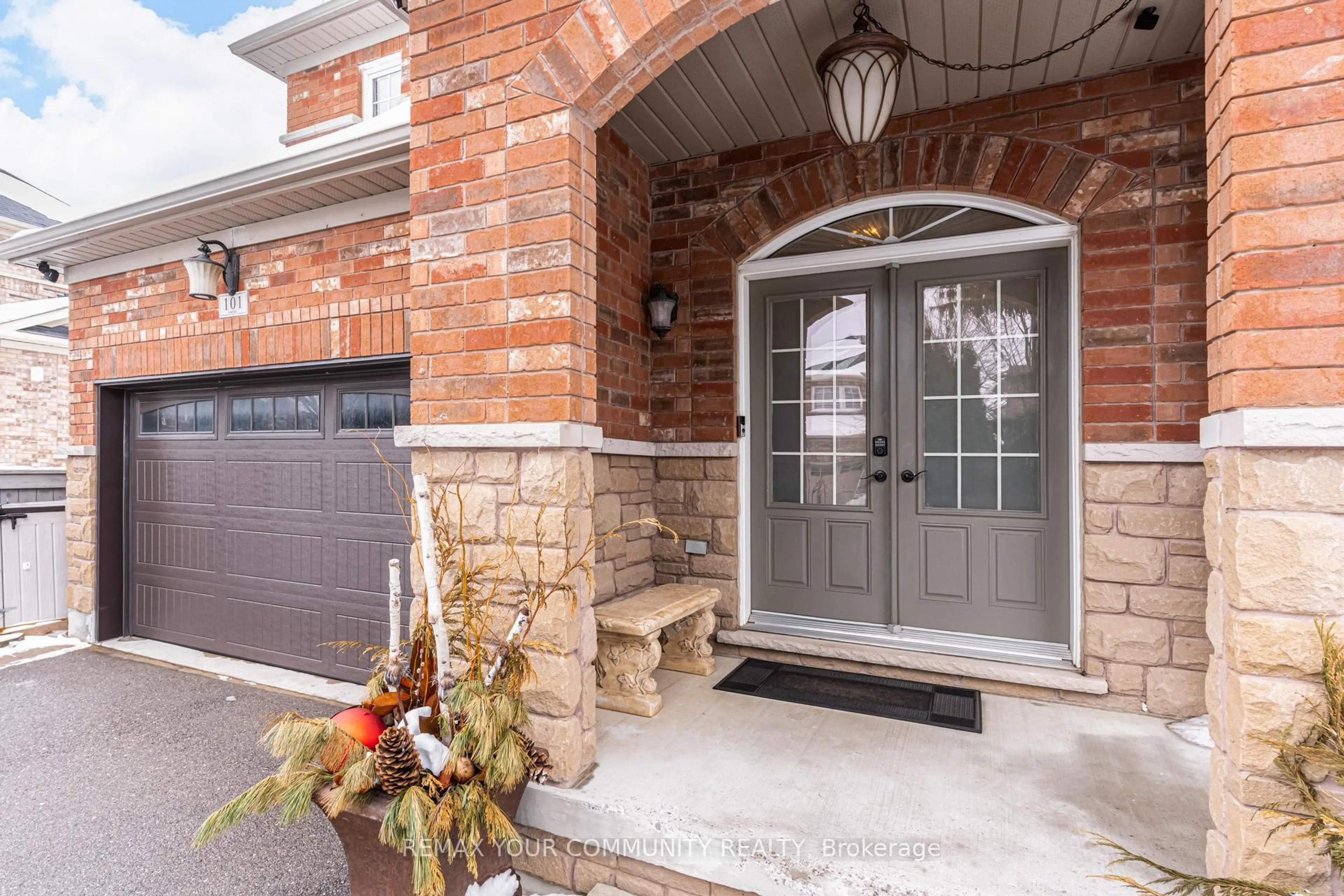 Unknown for 101 Woodville Dr, Vaughan Ontario L6A 4B2