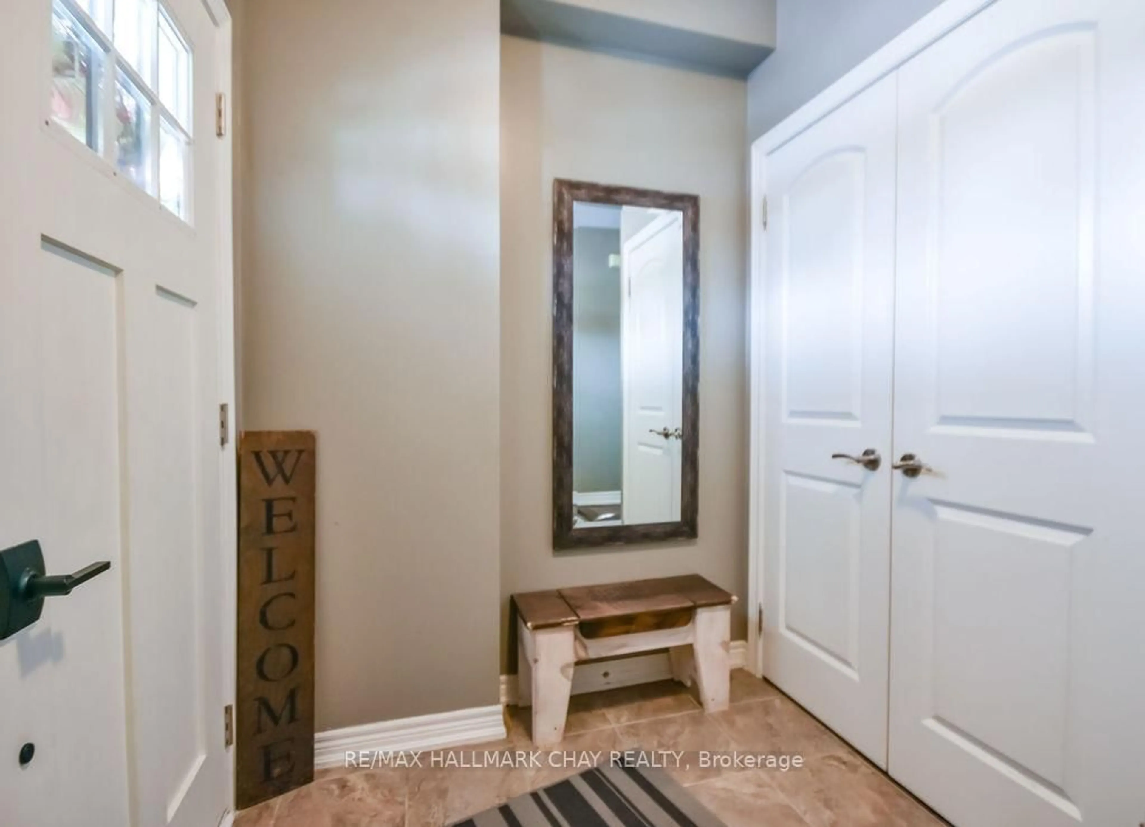 Indoor entryway for 212 Maplewood Dr, Essa Ontario L0L 1B4