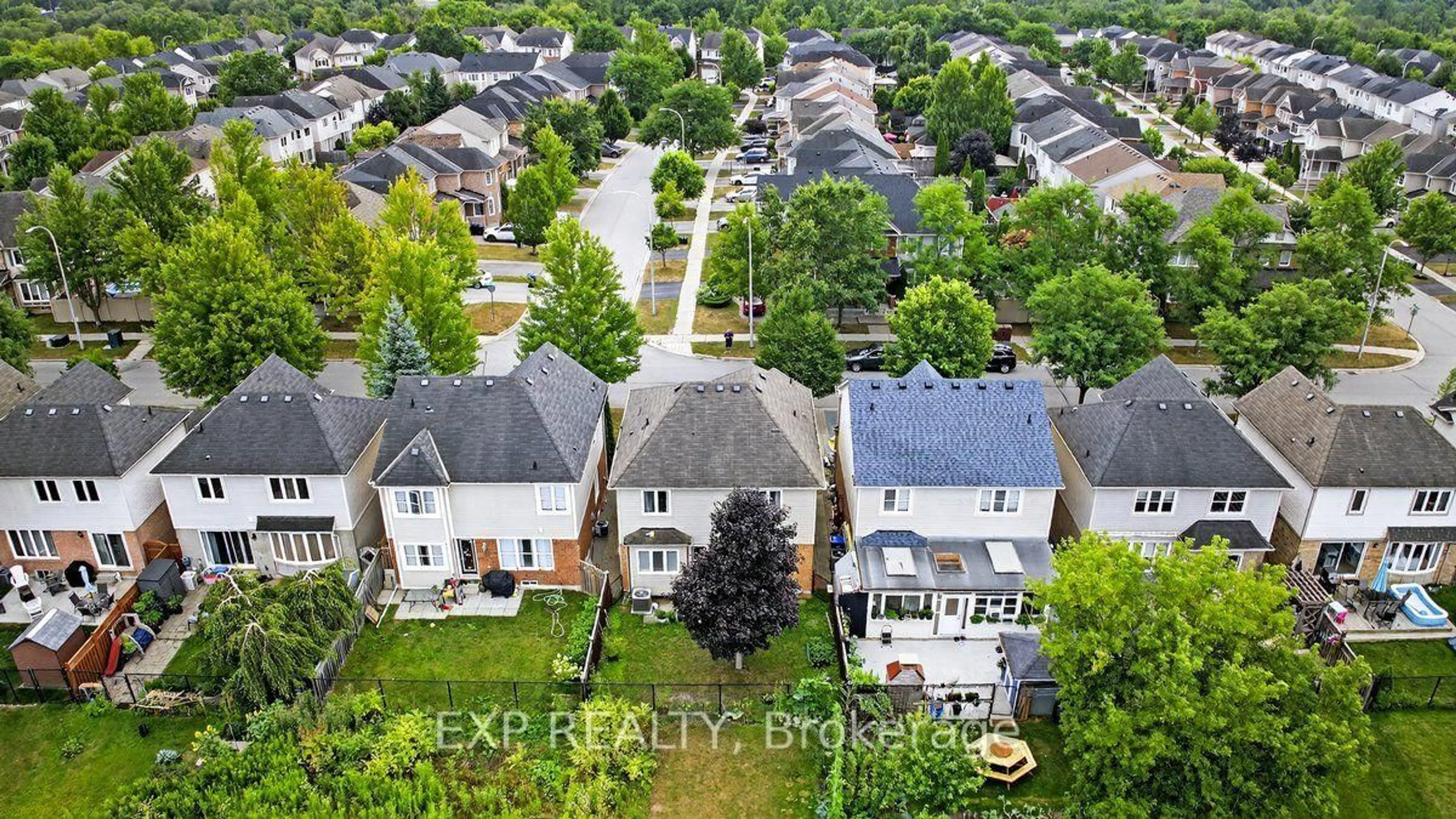 A pic from outside/outdoor area/front of a property/back of a property/a pic from drone, street for 38 John W Taylor Ave, New Tecumseth Ontario L9R 0B6