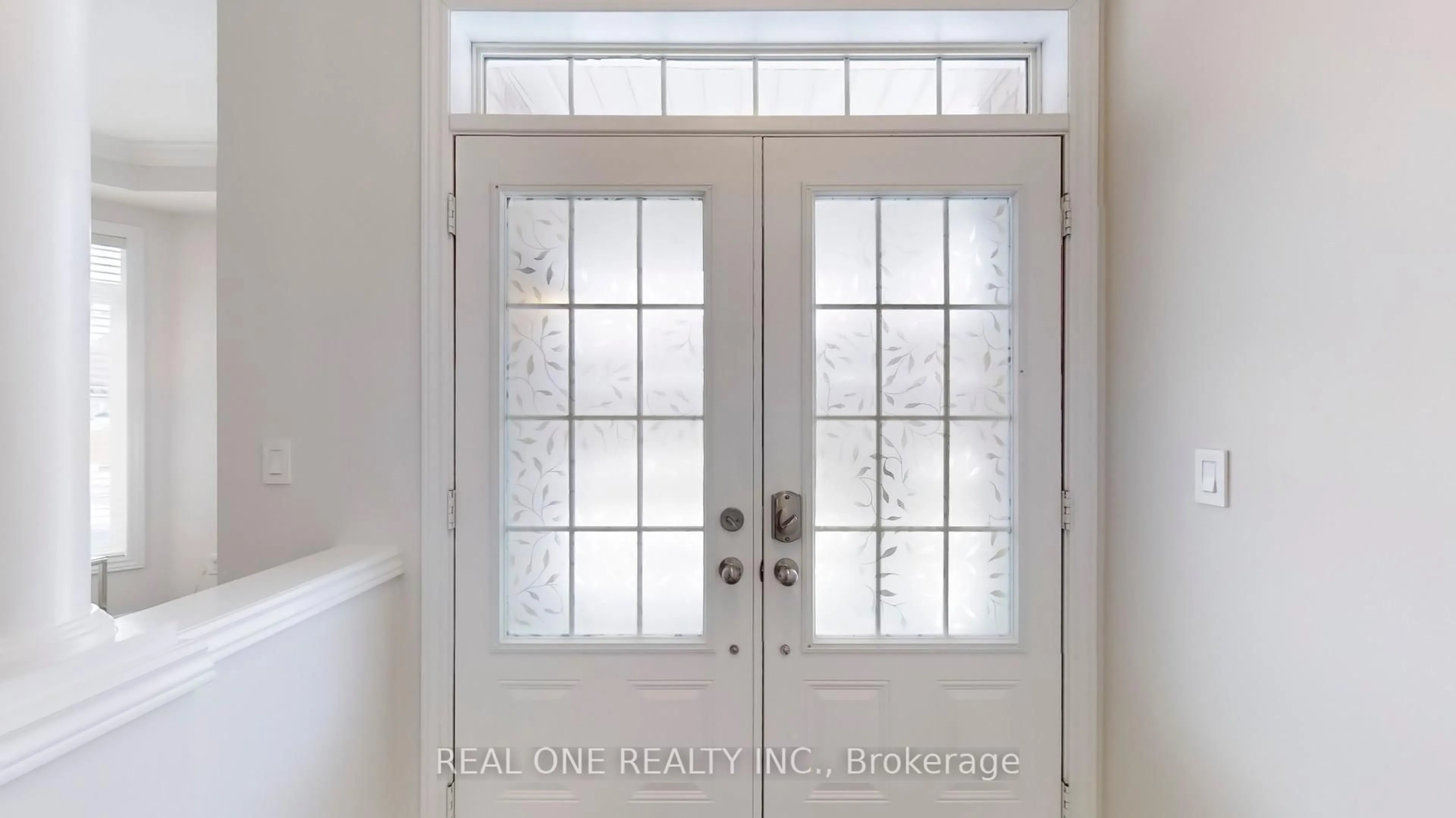 Indoor entryway for 19 Fred Mclaren Blvd, Markham Ontario L6E 0L3