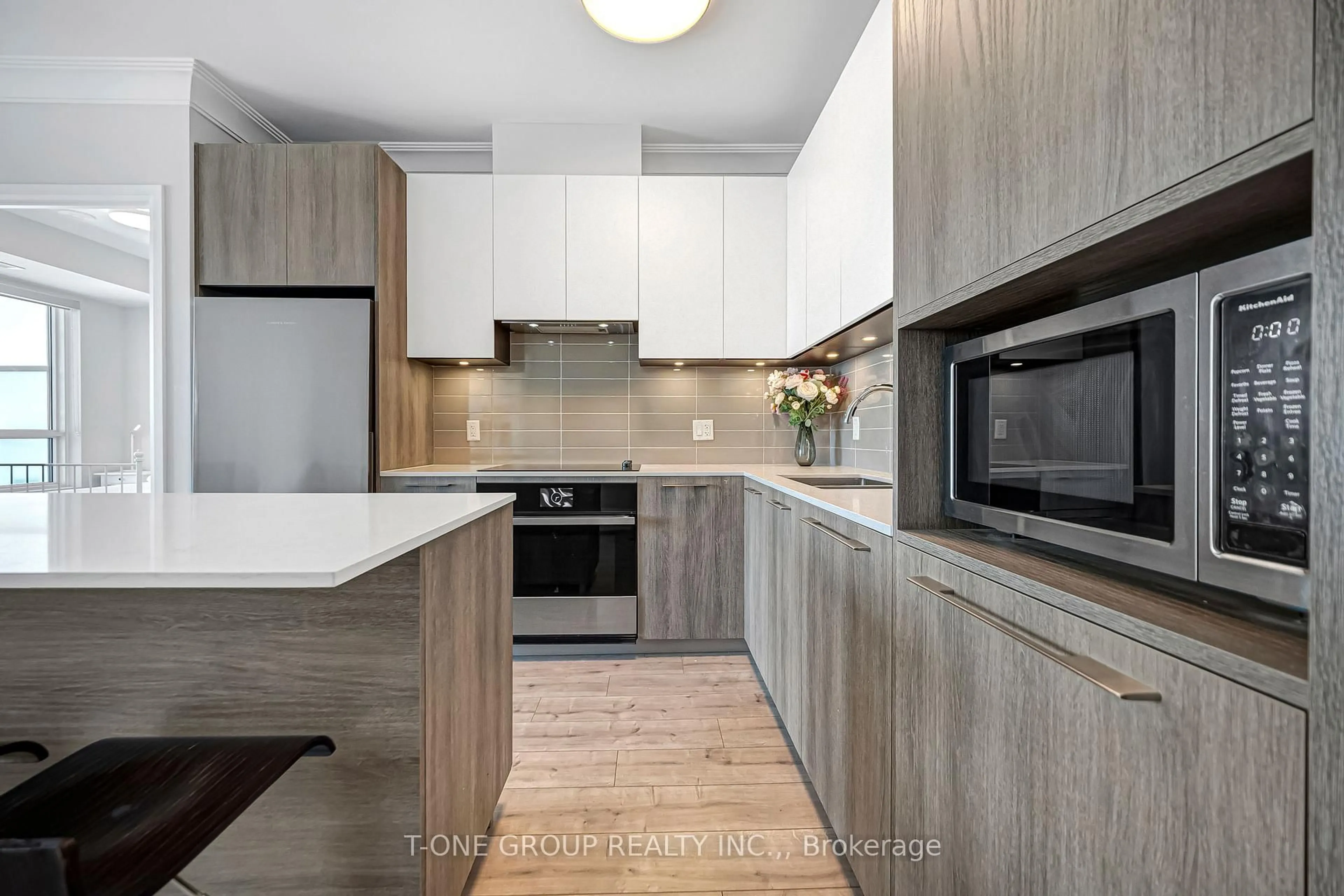 Standard kitchen, wood/laminate floor for 18 Water Walk Dr #3006, Markham Ontario L3R 6L5