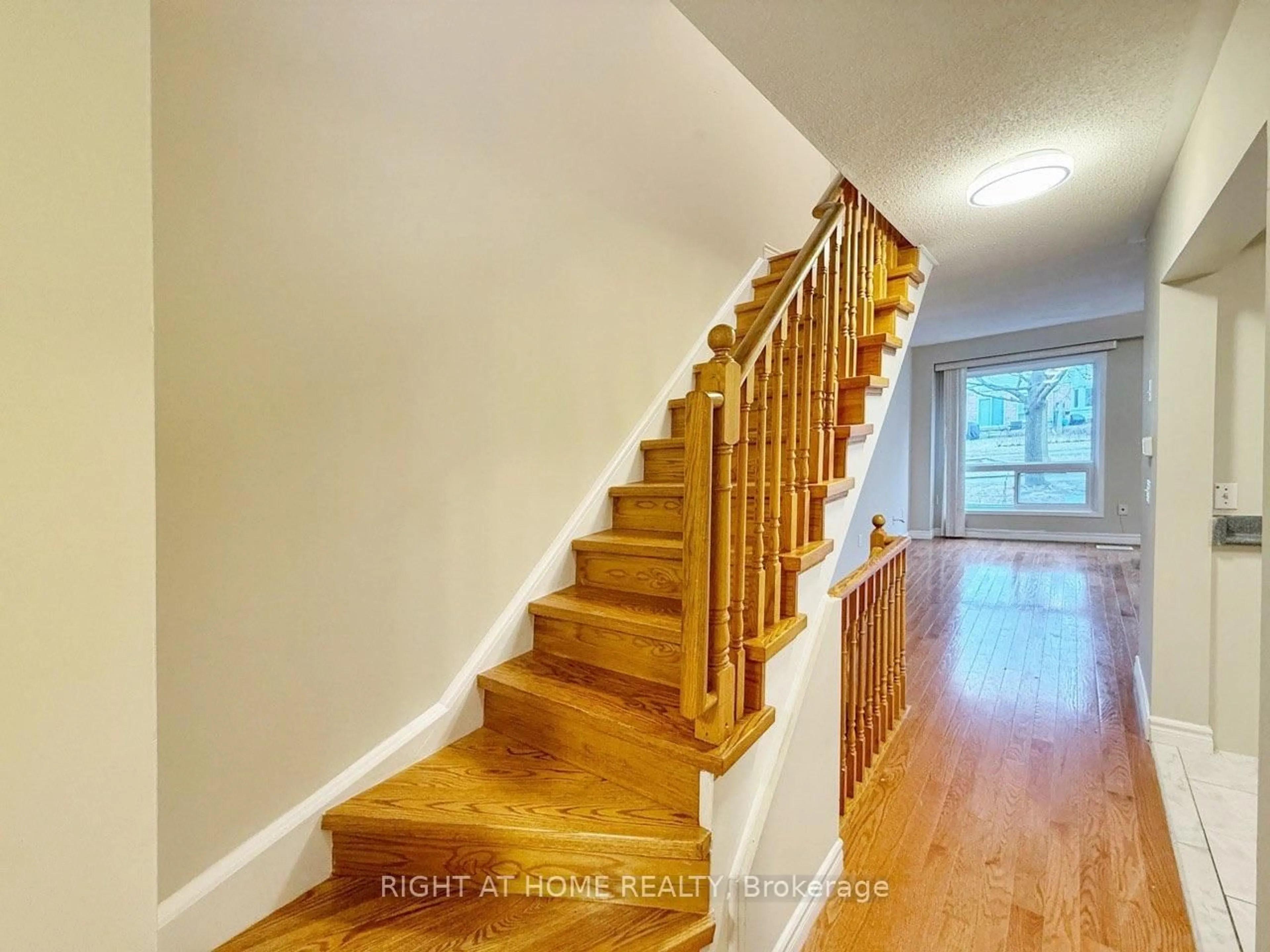 Stairs for 81 Northern Heights Dr #30A, Richmond Hill Ontario L4B 4C9