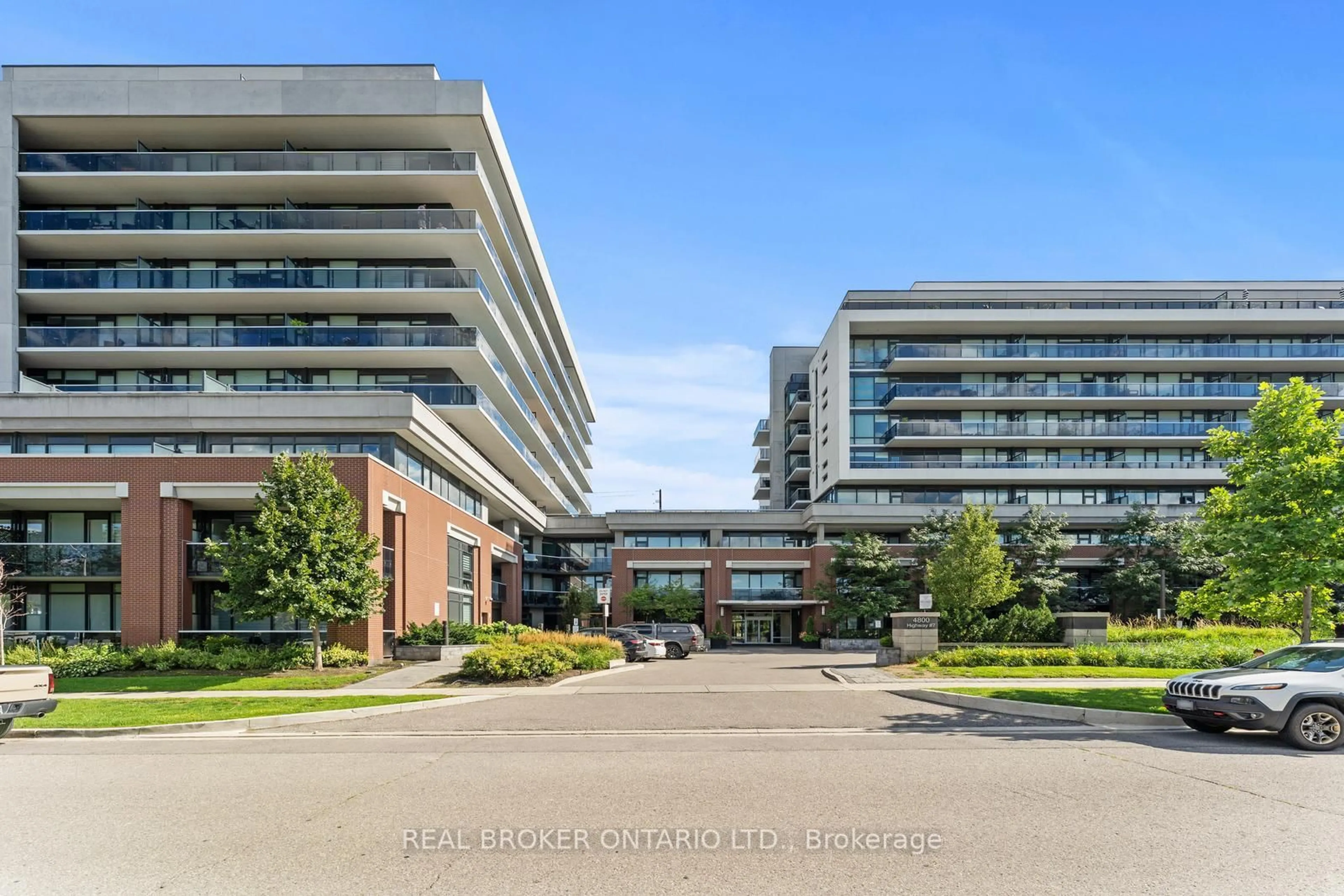 Indoor foyer for 4800 Highway 7 #805, Vaughan Ontario L4L 1H8