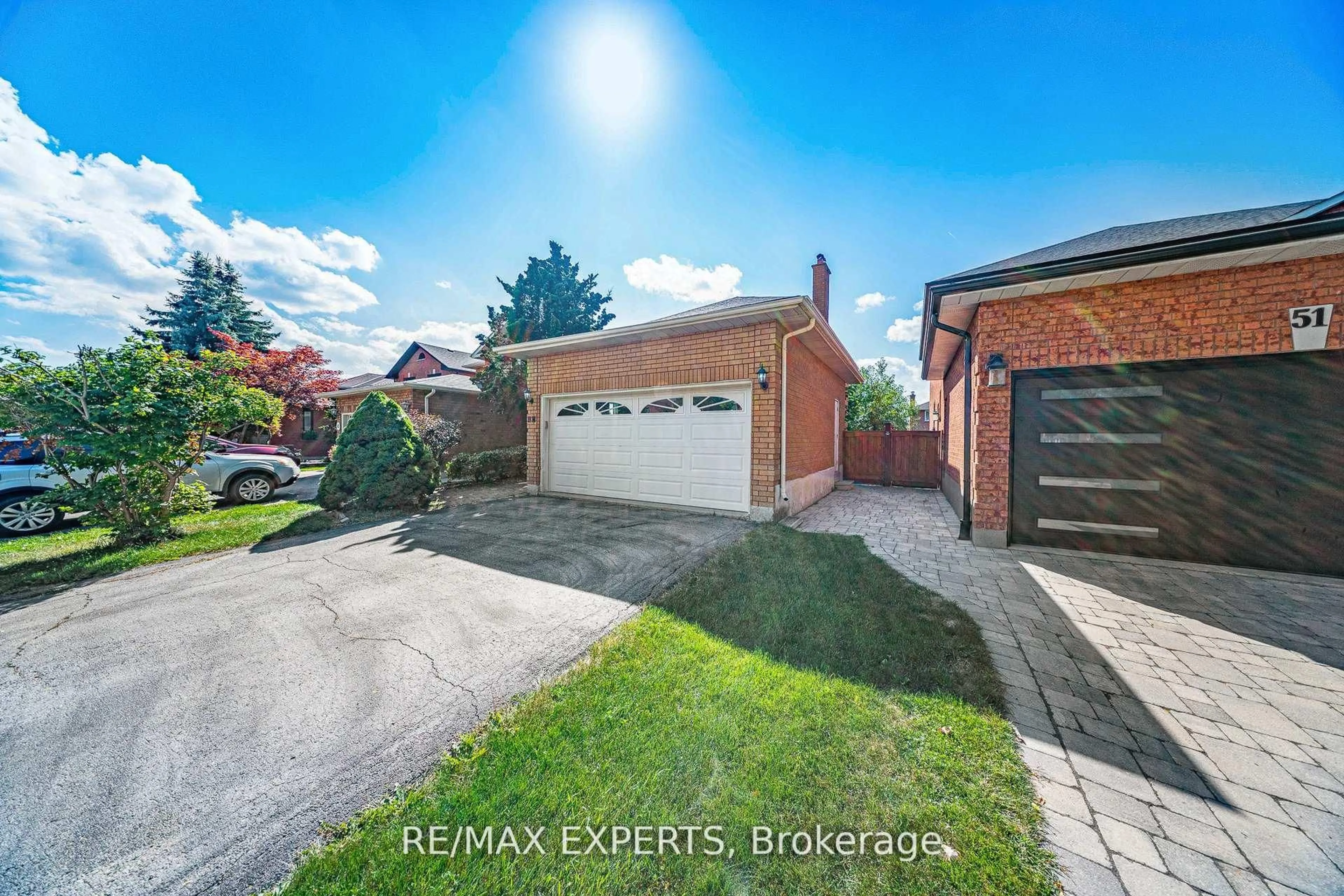 A pic from outside/outdoor area/front of a property/back of a property/a pic from drone, street for 47 Velvet Cres, Vaughan Ontario L4L 5E8