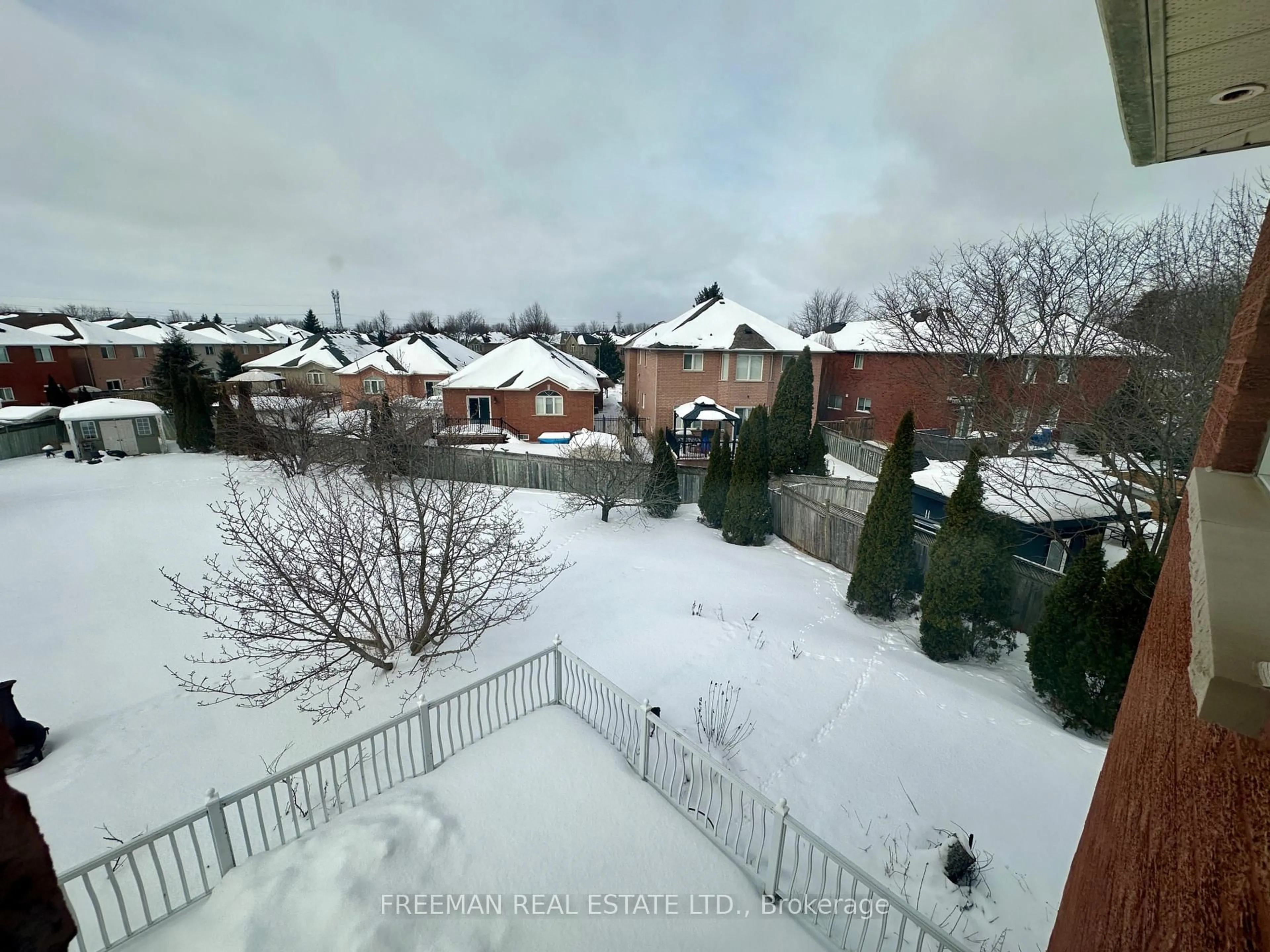 A pic from outside/outdoor area/front of a property/back of a property/a pic from drone, city buildings view from balcony for 1 Humber Forest Crt, Vaughan Ontario L4H 1N3