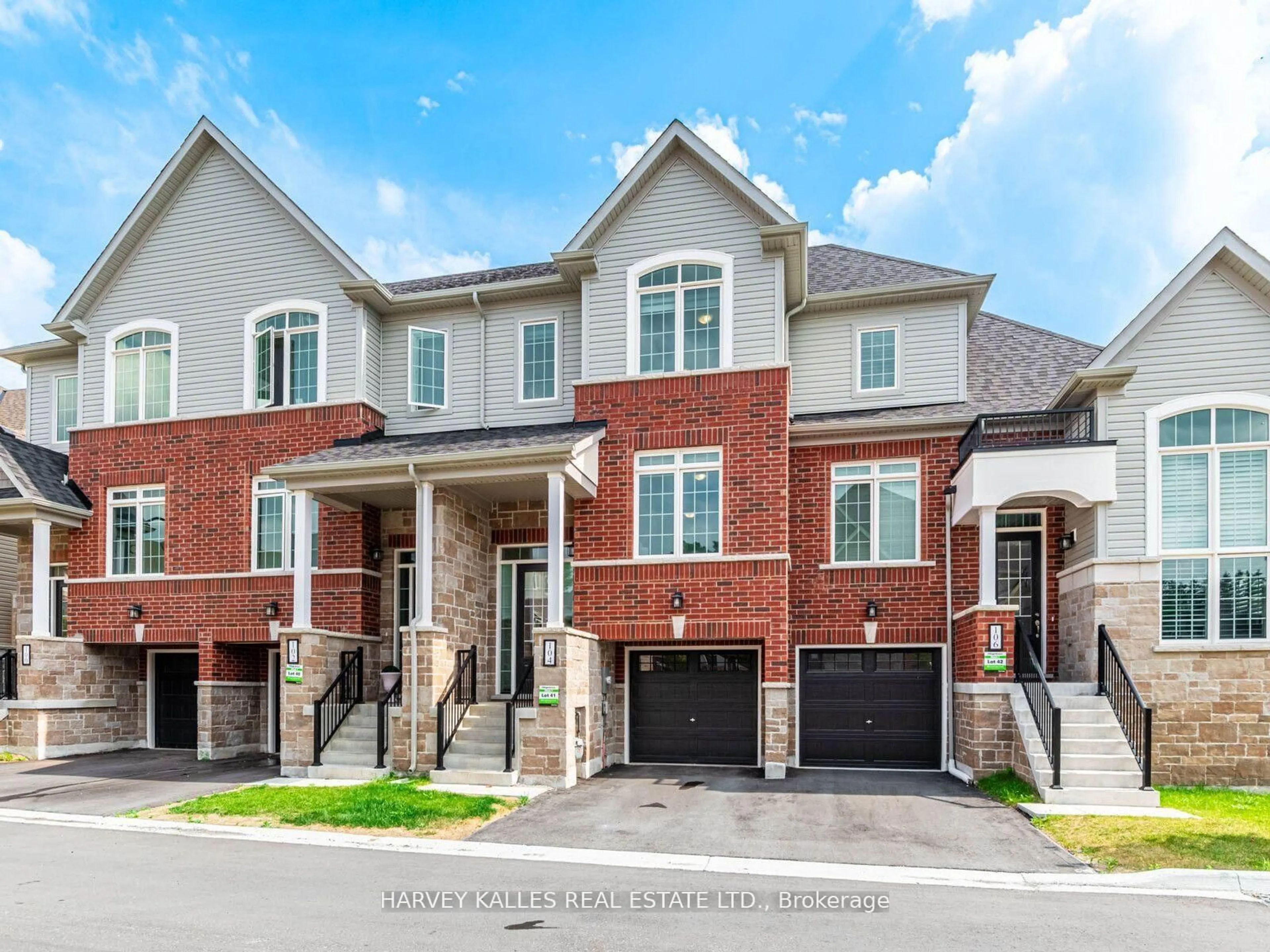 Home with brick exterior material, street for 104 Lyall Stokes Circ, East Gwillimbury Ontario L0G 1M0