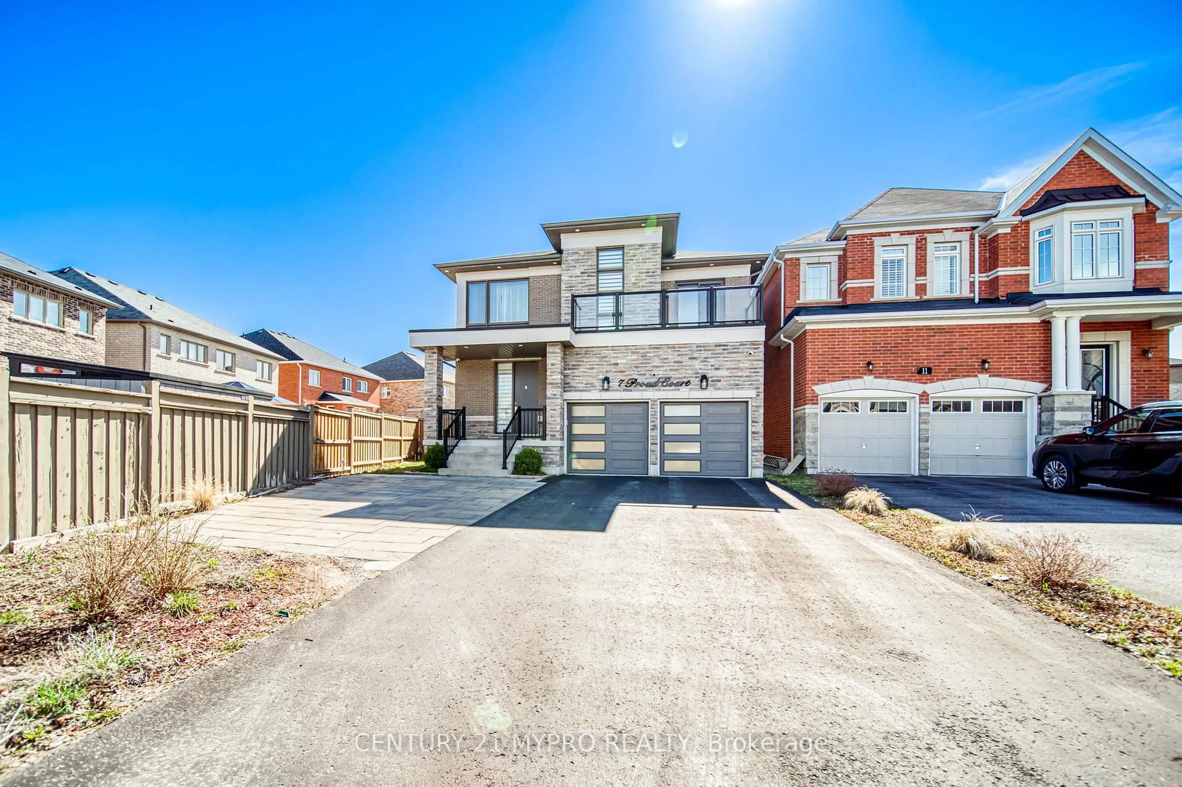 Home with brick exterior material, street for 7 Proud Crt, Aurora Ontario L4G 7B7