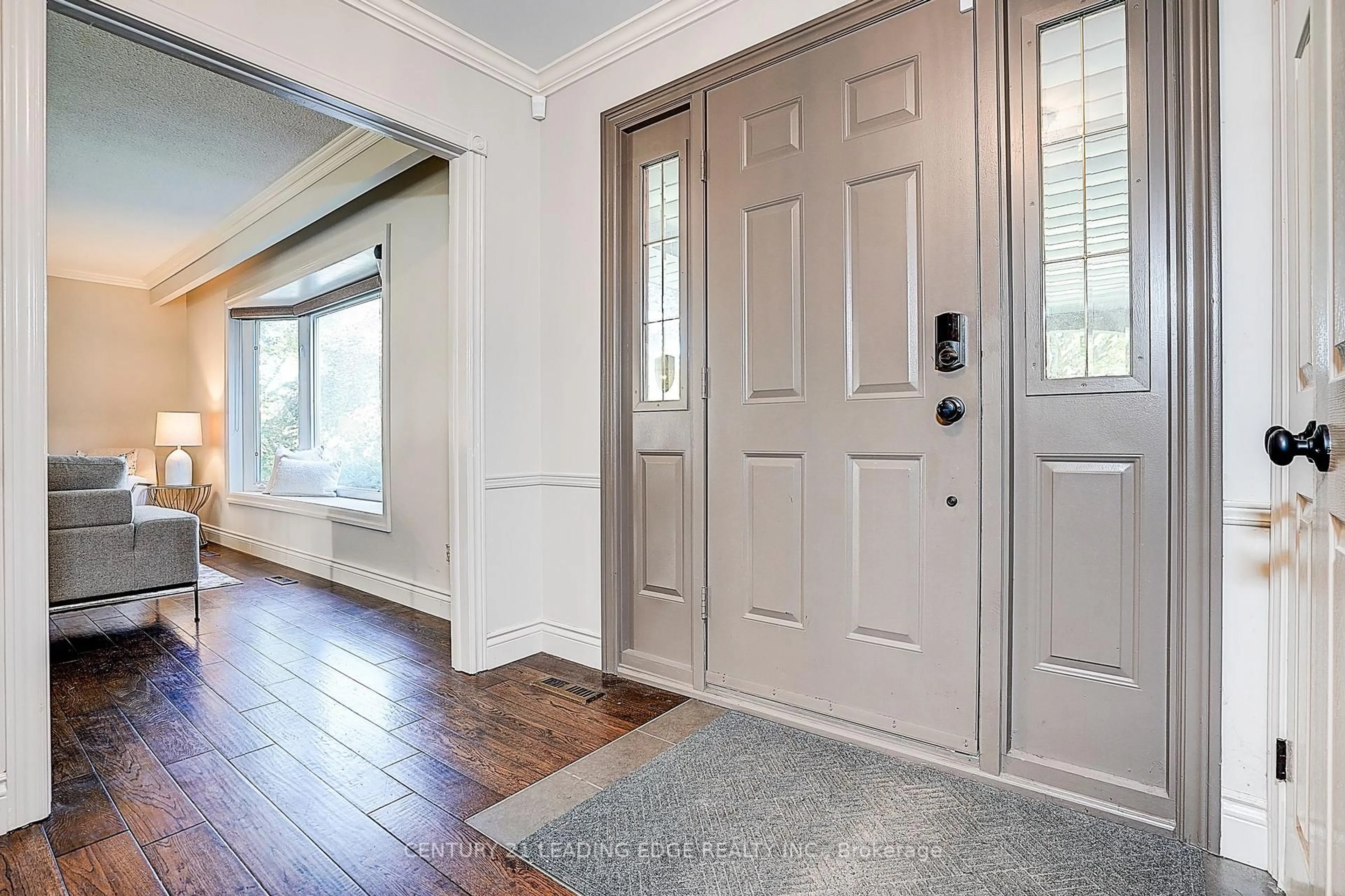 Indoor entryway for 101 Ramona Blvd, Markham Ontario L3P 2K6