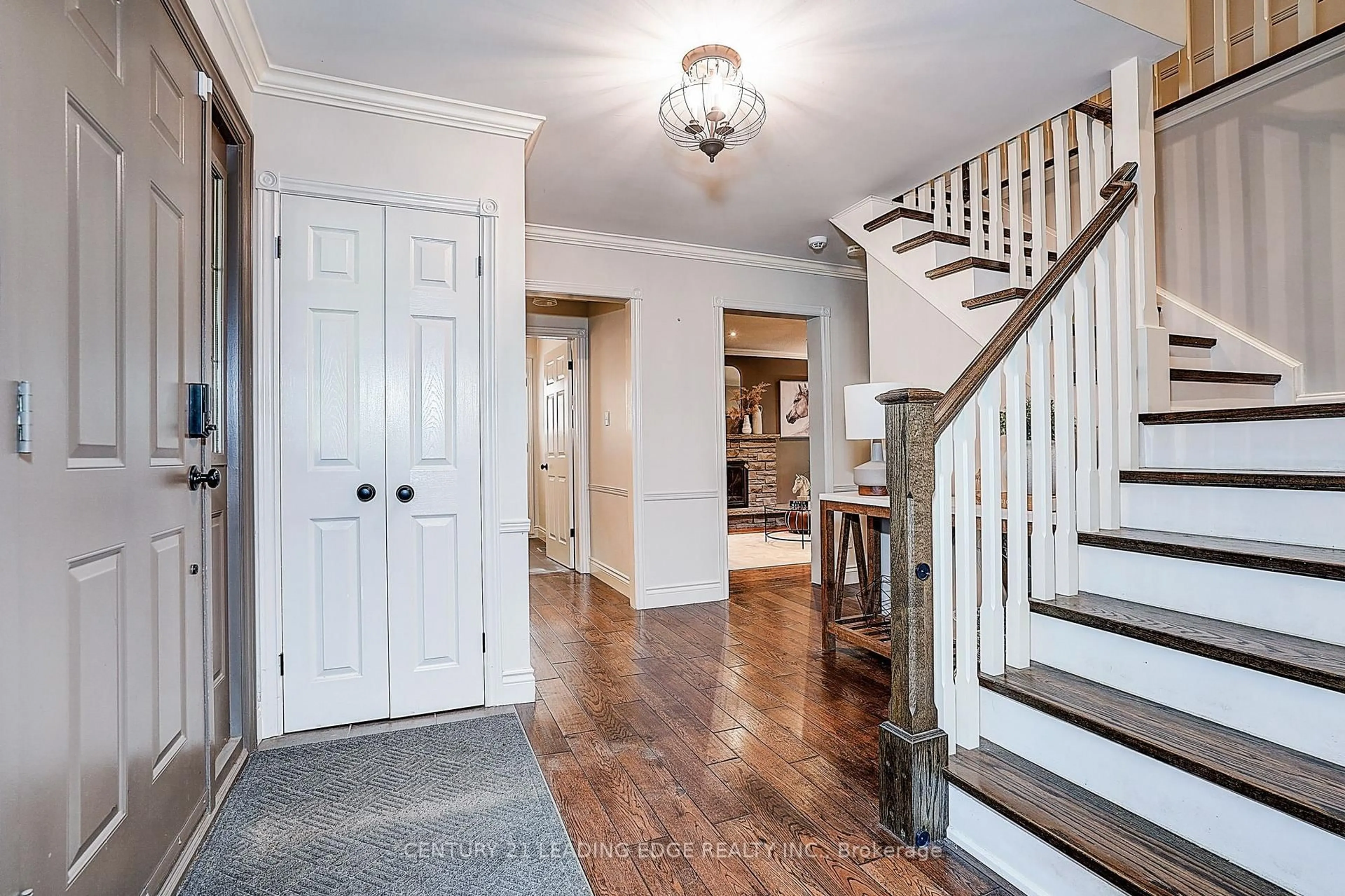 Indoor entryway for 101 Ramona Blvd, Markham Ontario L3P 2K6