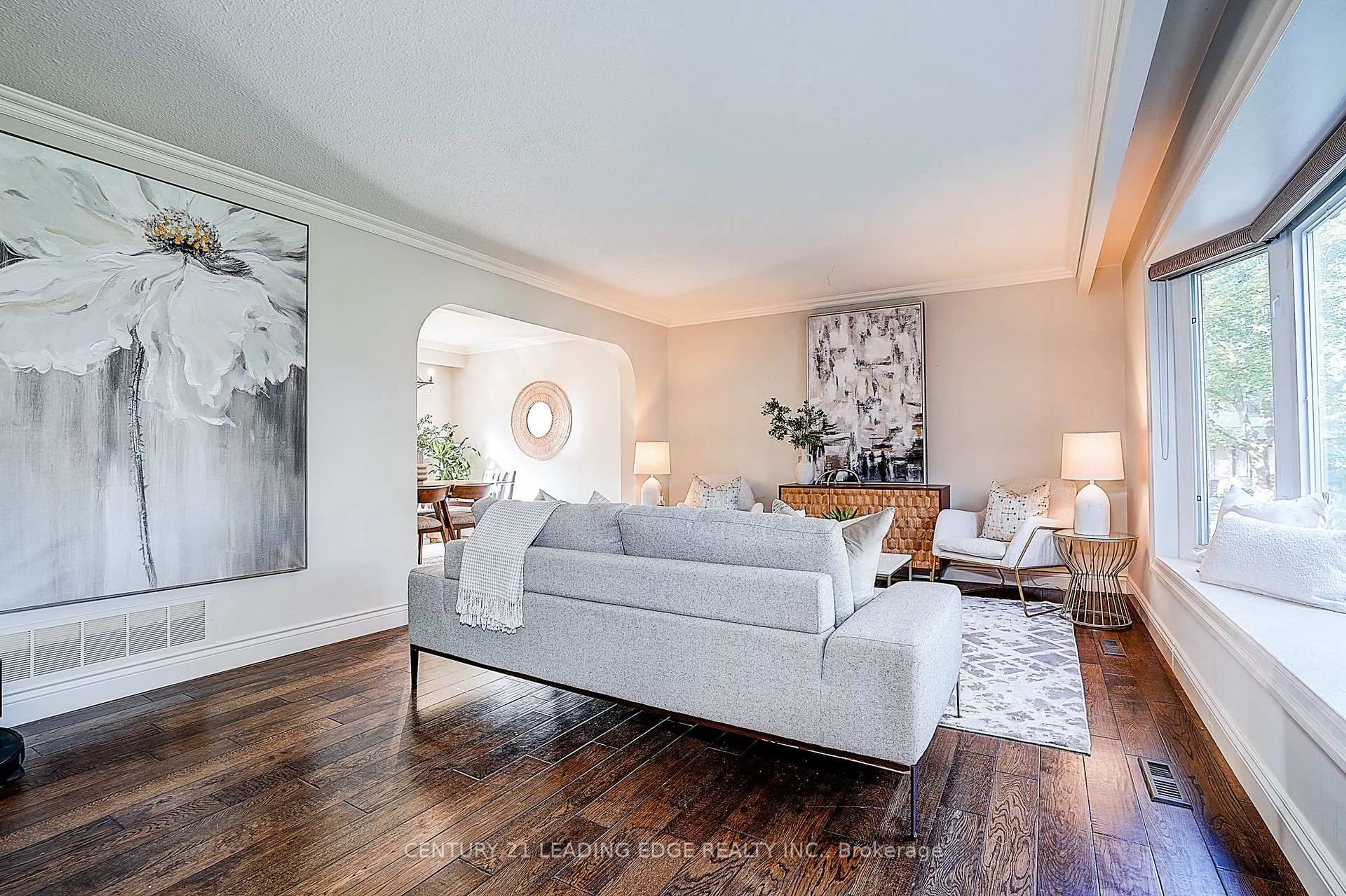 Living room with furniture, unknown for 101 Ramona Blvd, Markham Ontario L3P 2K6