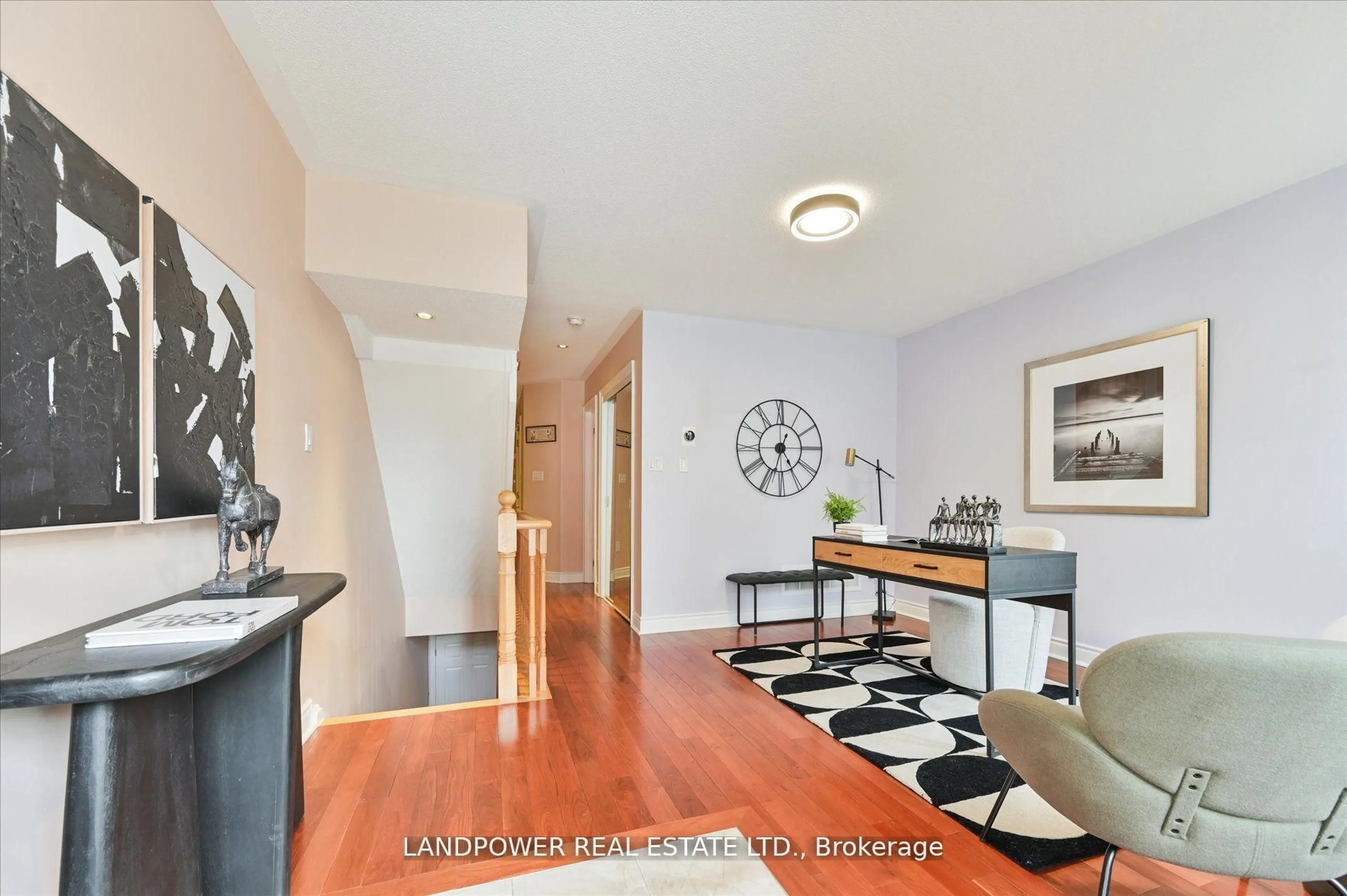 Indoor entryway for 7 Saddlecreek Dr, Markham Ontario L3T 0A4