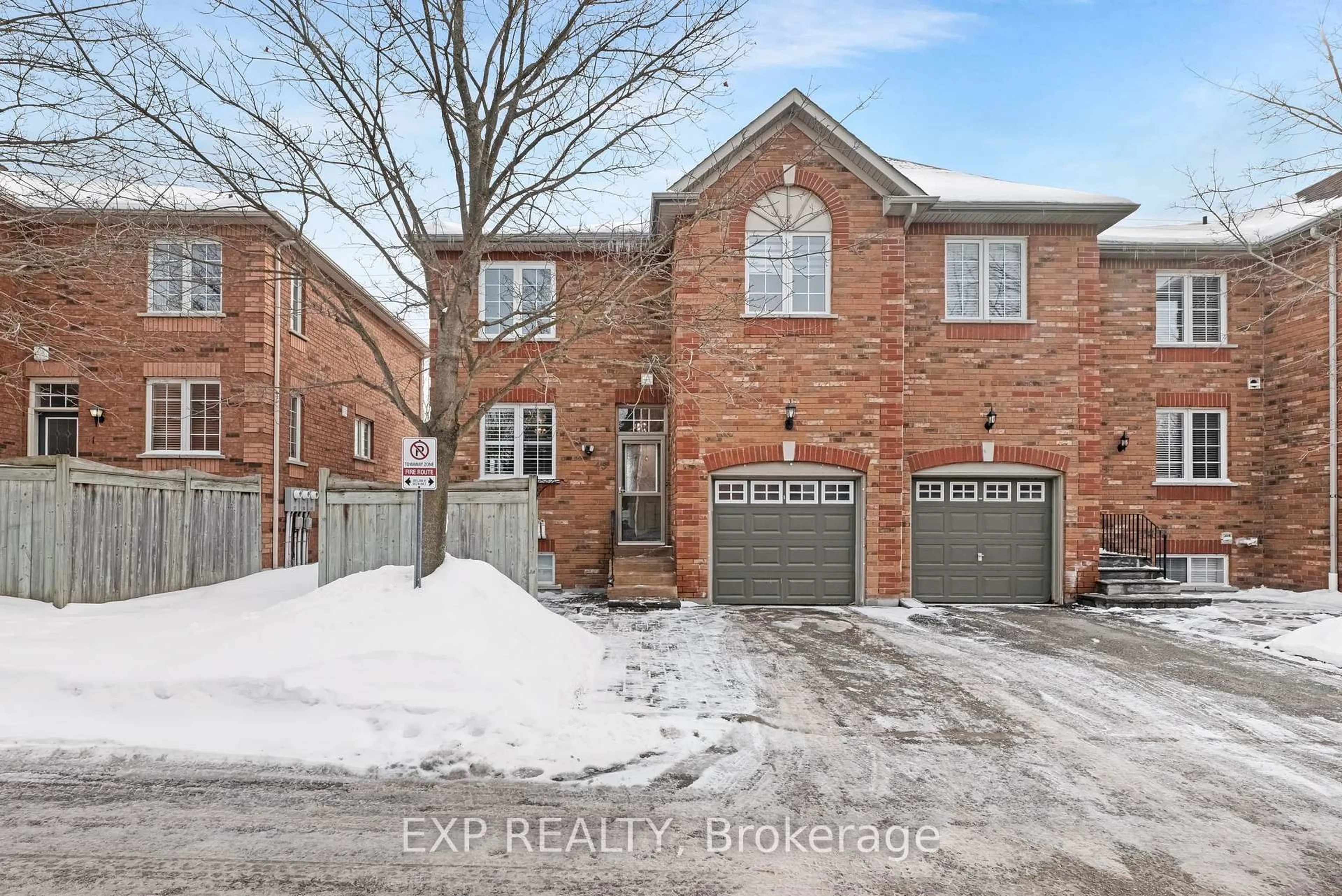 Home with brick exterior material, street for 45 Sandlewood Crt, Aurora Ontario L4G 7N2