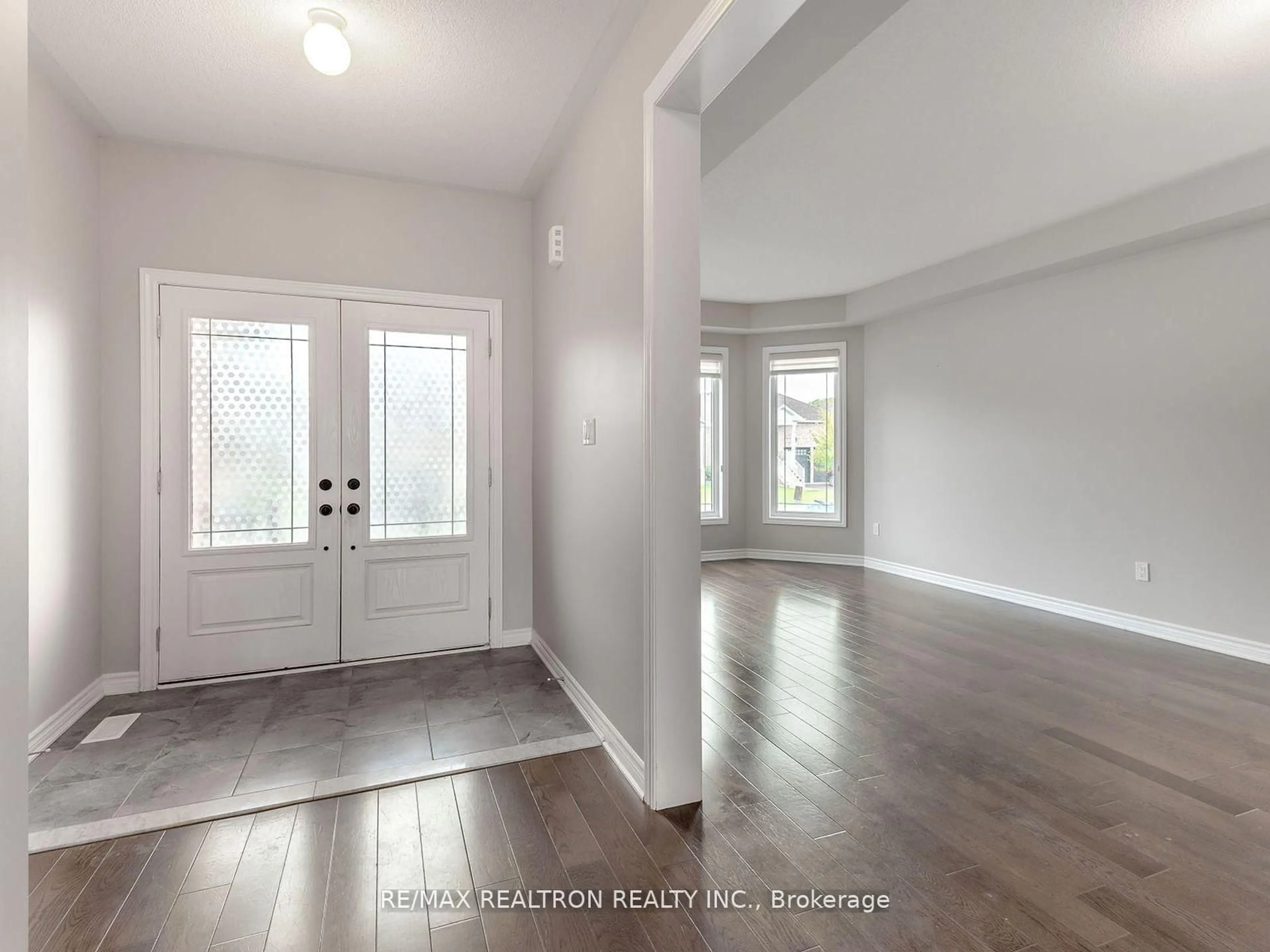 Indoor entryway for 13 Stoddart St, Brock Ontario L0K 1A0