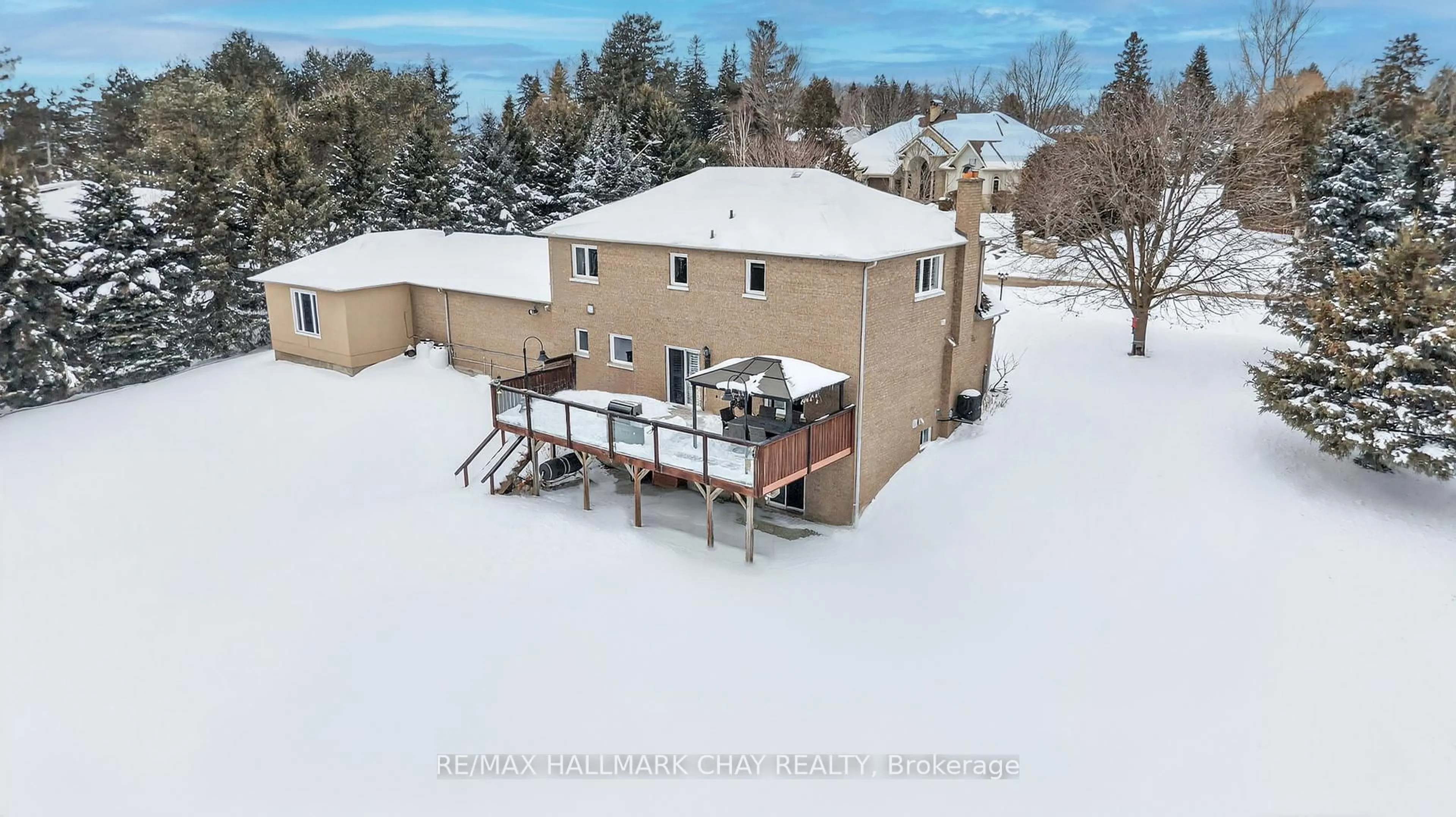 A pic from outside/outdoor area/front of a property/back of a property/a pic from drone, unknown for 4 Arthur Evans Cres, Bradford West Gwillimbury Ontario L3Z 2A5