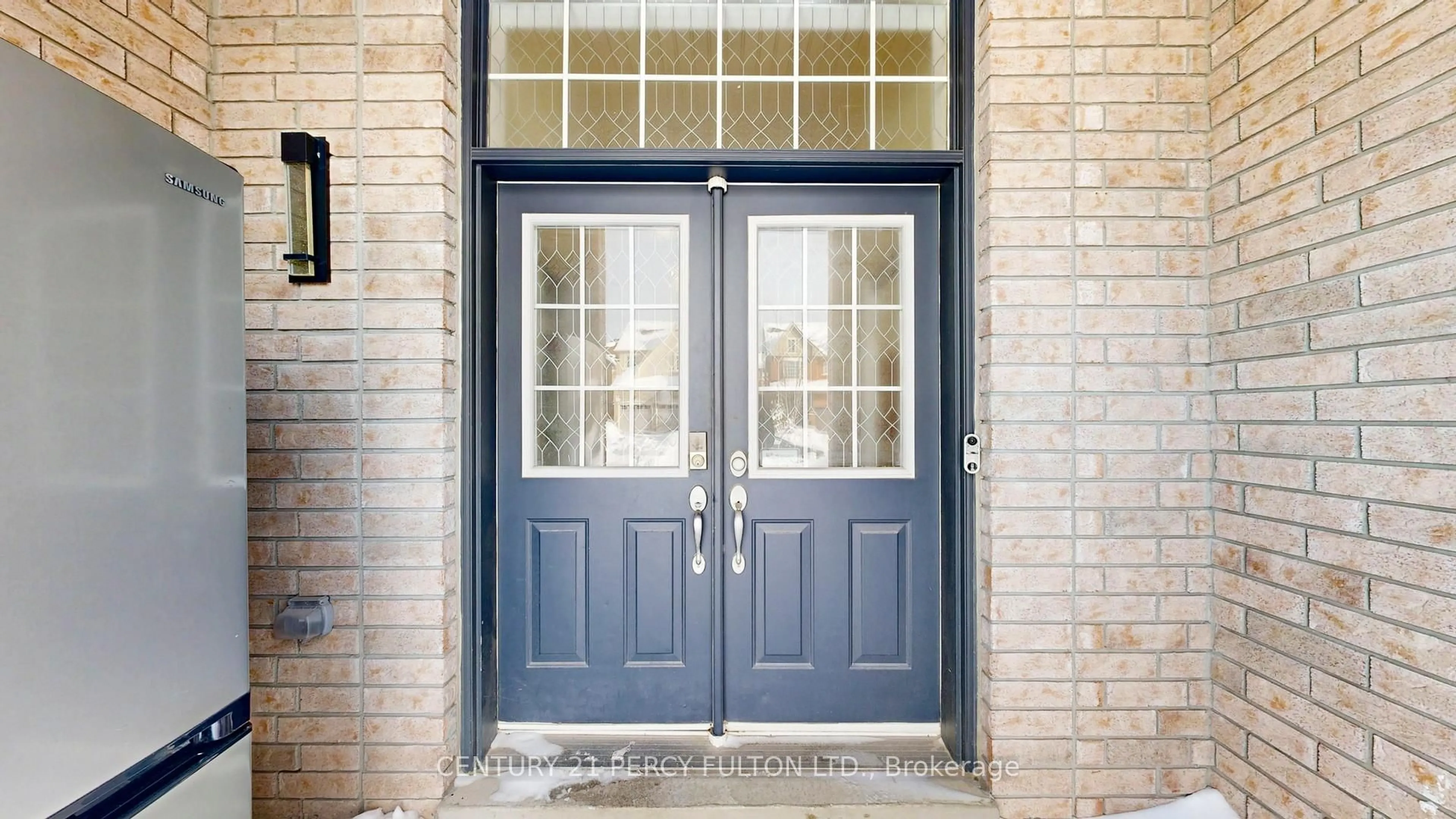 Indoor entryway for 145 Silver Maple Rd, Richmond Hill Ontario L4E 4Y8