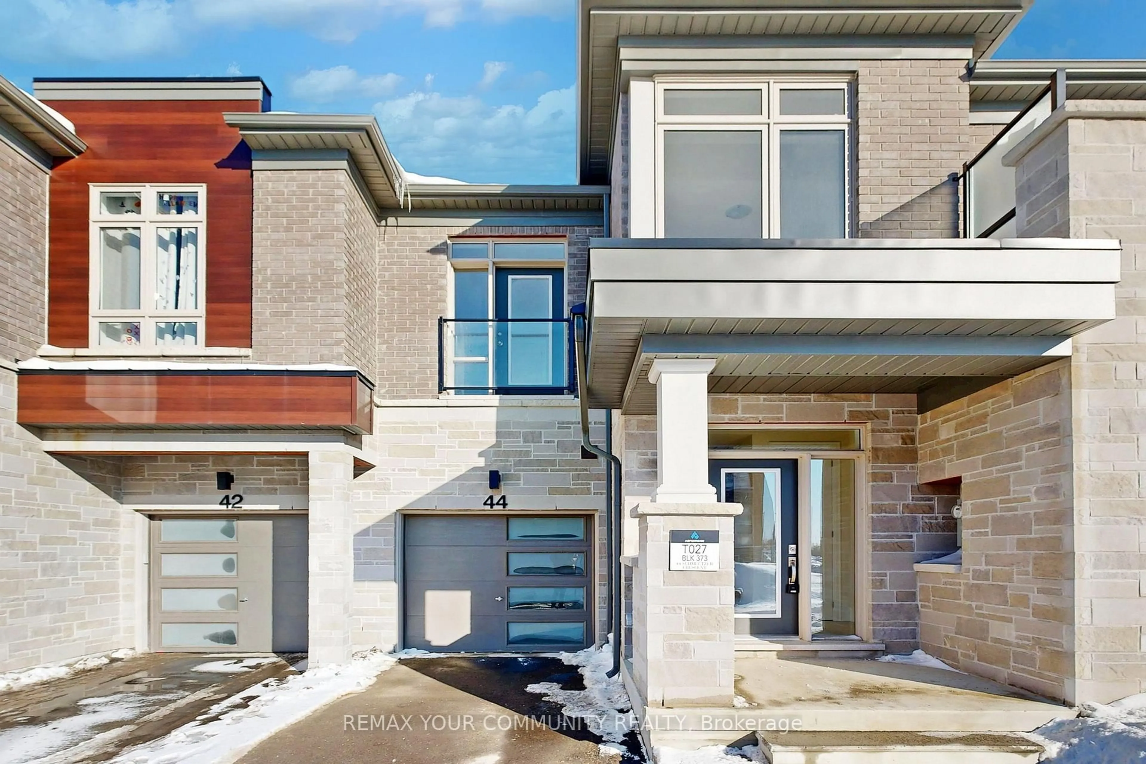 Home with brick exterior material, street for 44 Schmeltzer Cres, Richmond Hill Ontario L4E 1A2