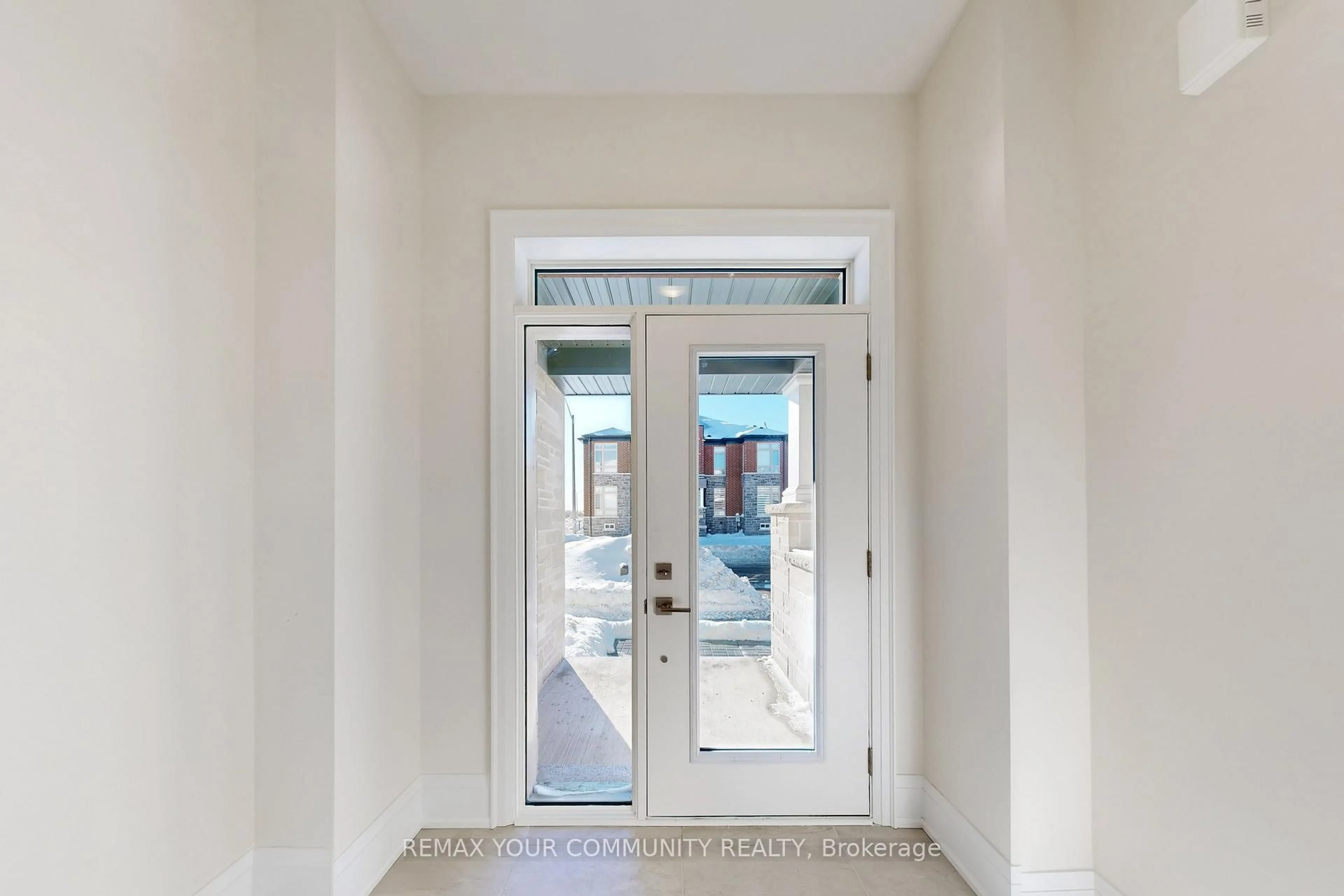 Indoor entryway for 44 Schmeltzer Cres, Richmond Hill Ontario L4E 1A2