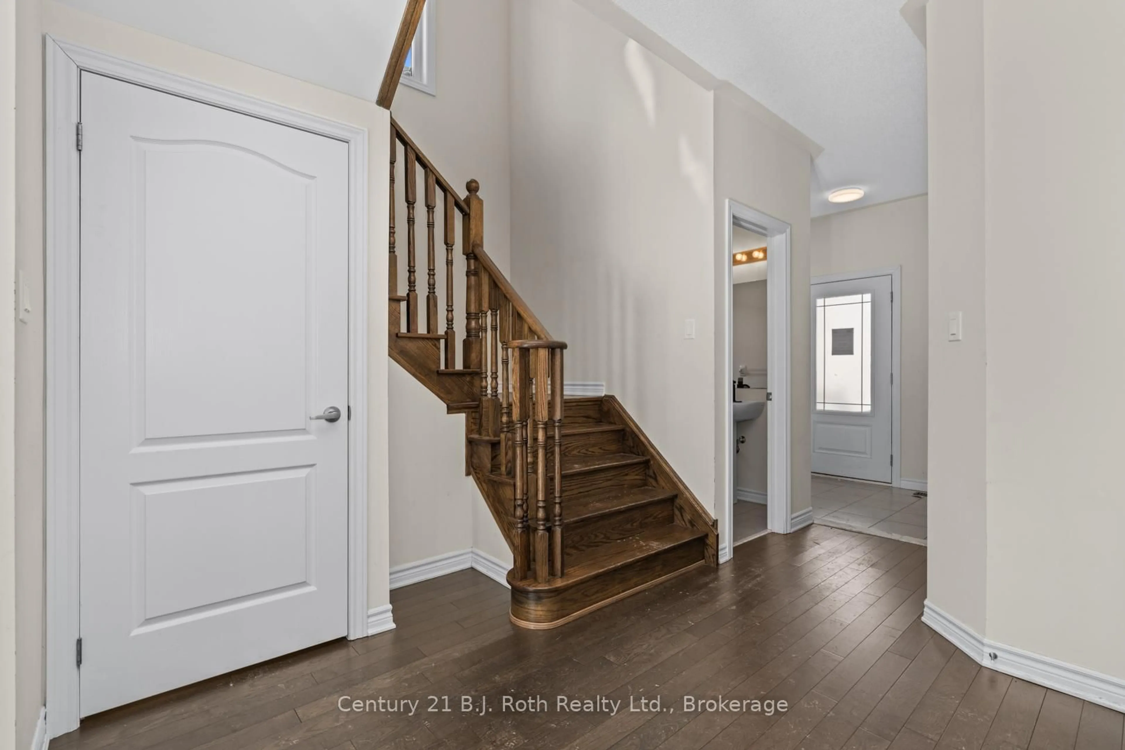 Indoor entryway for 99 Terry Clayton Ave, Brock Ontario L0K 1A0
