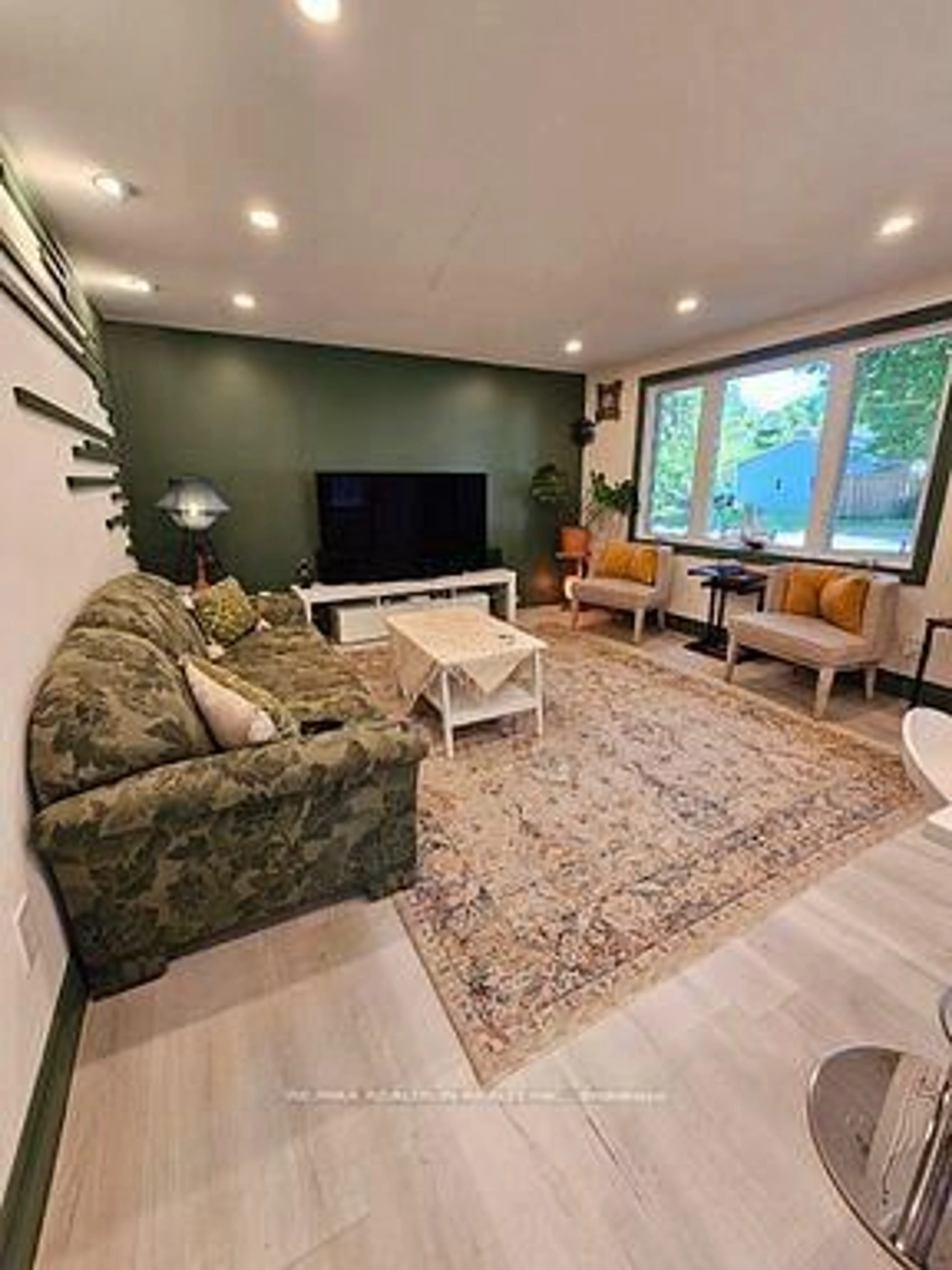 Living room with furniture, unknown for 757 Srigley St, Newmarket Ontario L3Y 1X6