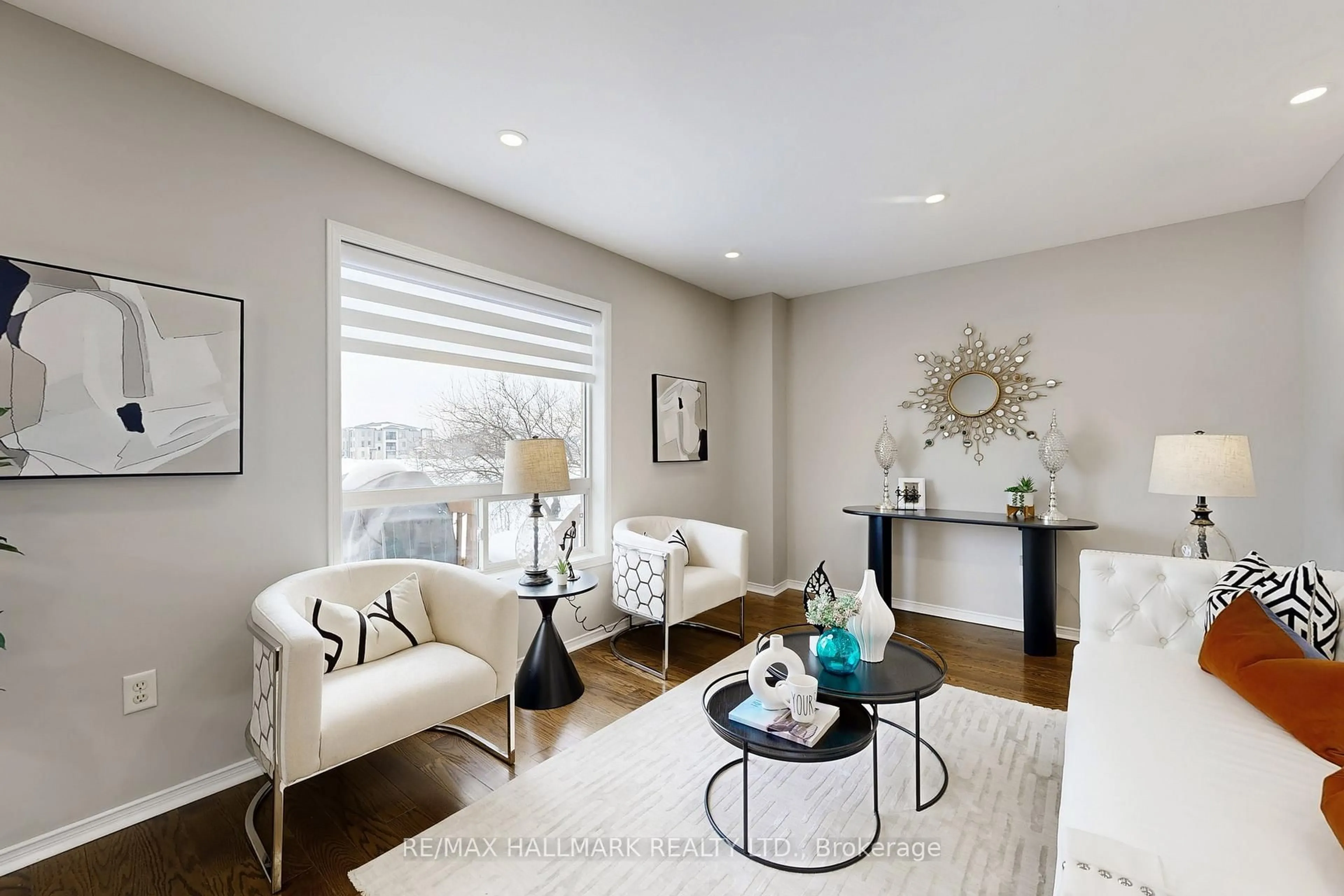 Living room with furniture, unknown for 129 Knapton Dr, Newmarket Ontario L3X 3B4