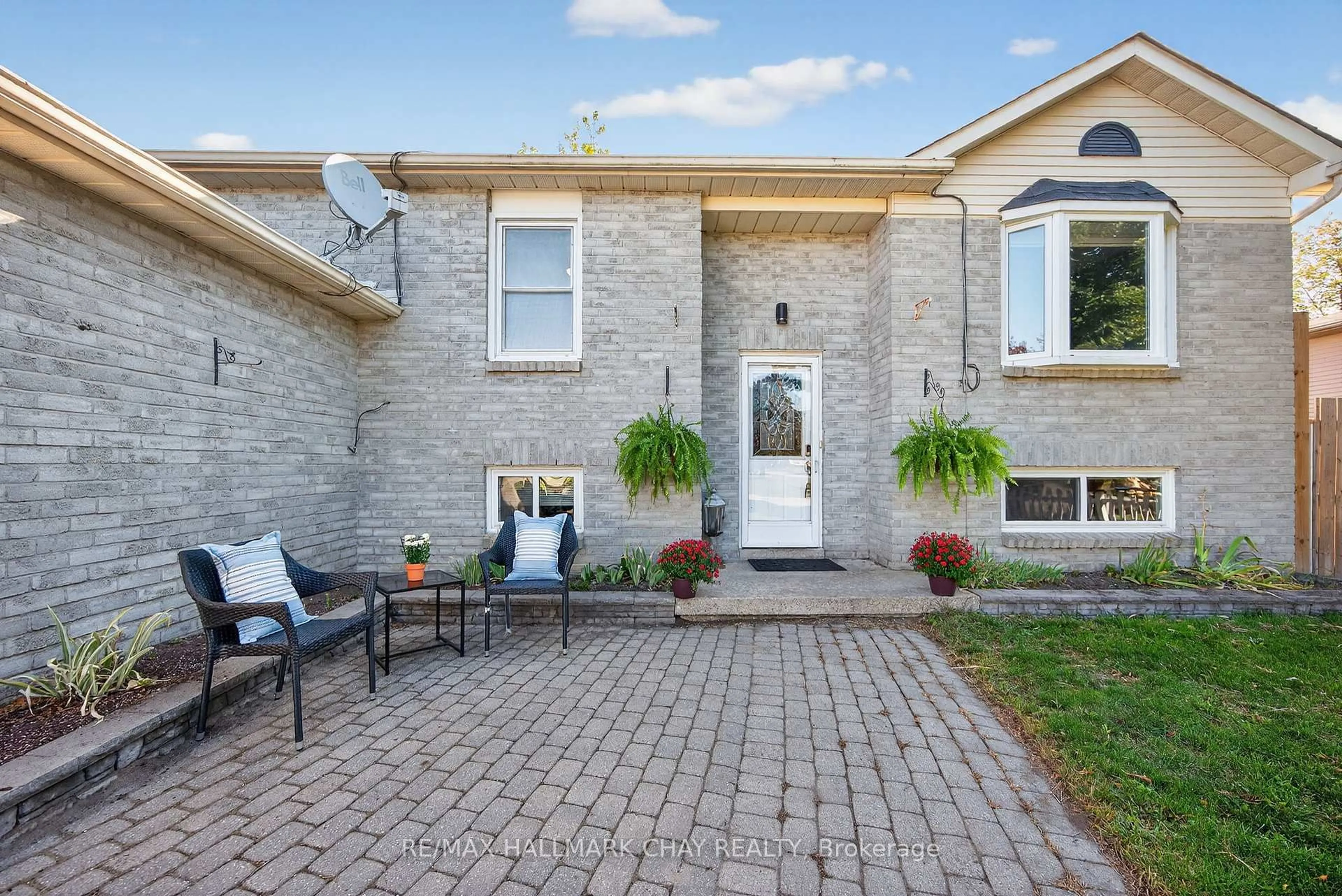 Home with brick exterior material, street for 37 Mccarthy Cres, Essa Ontario L0M 1B3