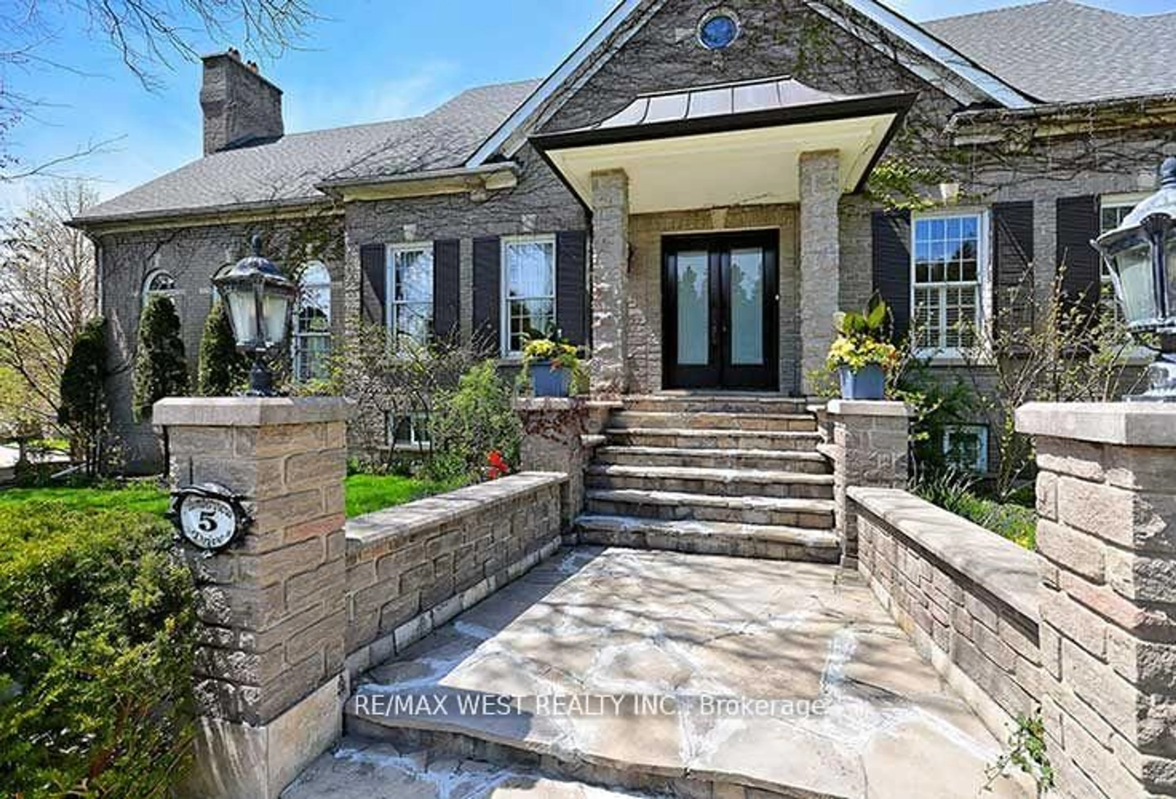 Home with brick exterior material, street for 5 Humberview Dr, Vaughan Ontario L4H 1B1