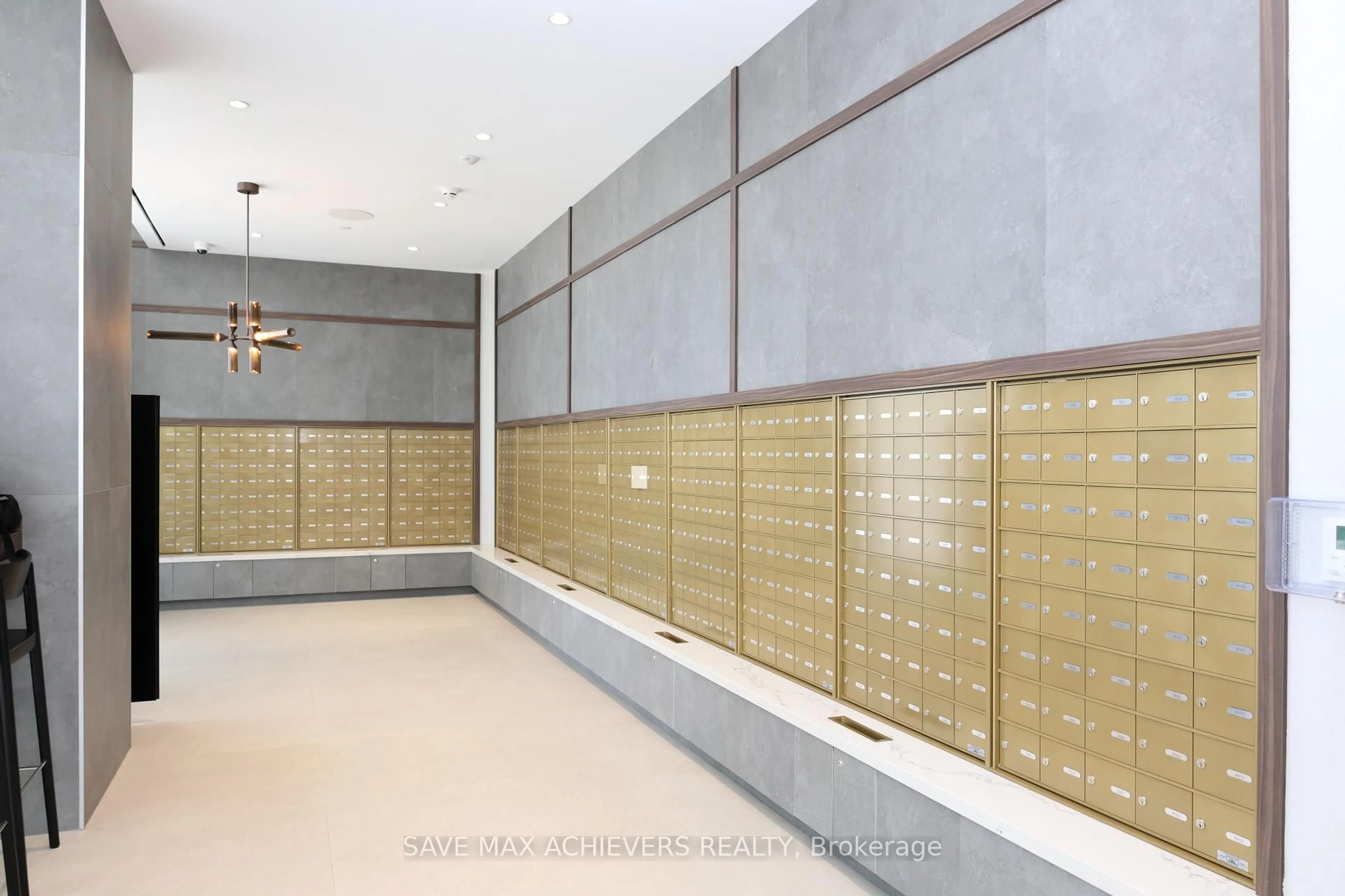 Indoor foyer for 7890 Jane St #5201, Vaughan Ontario L4K 0K9