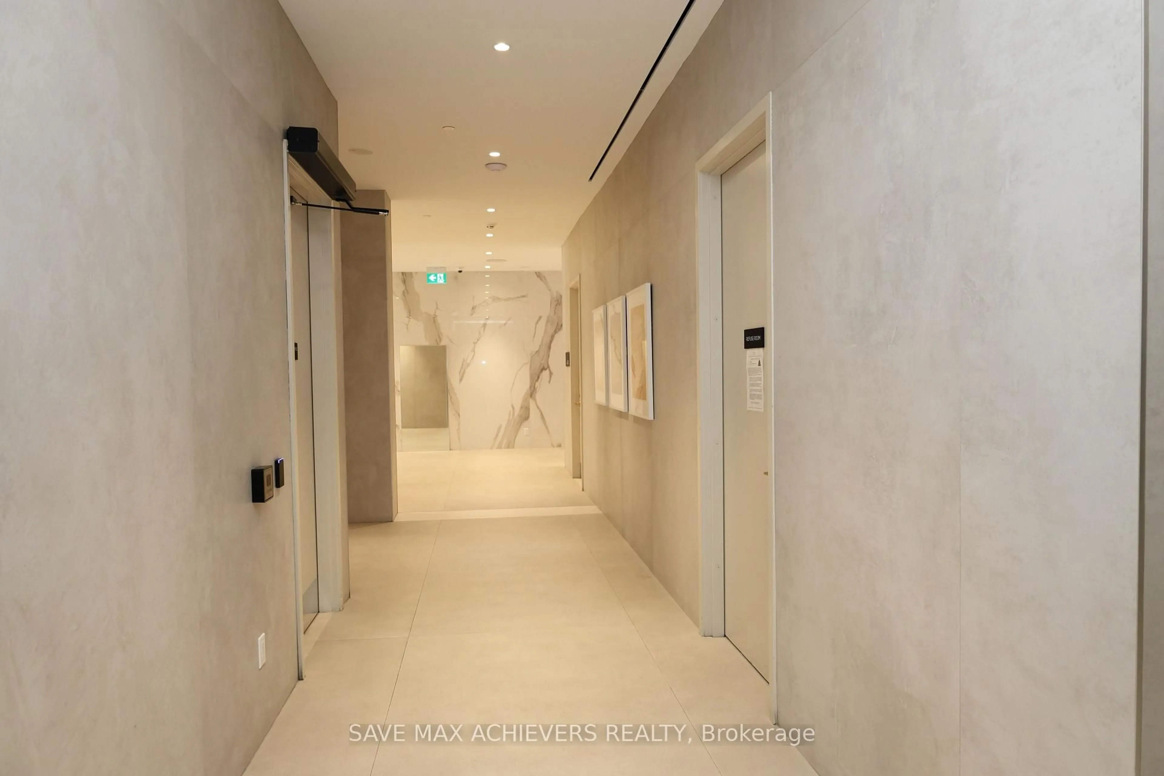 Indoor foyer for 7890 Jane St #5201, Vaughan Ontario L4K 0K9