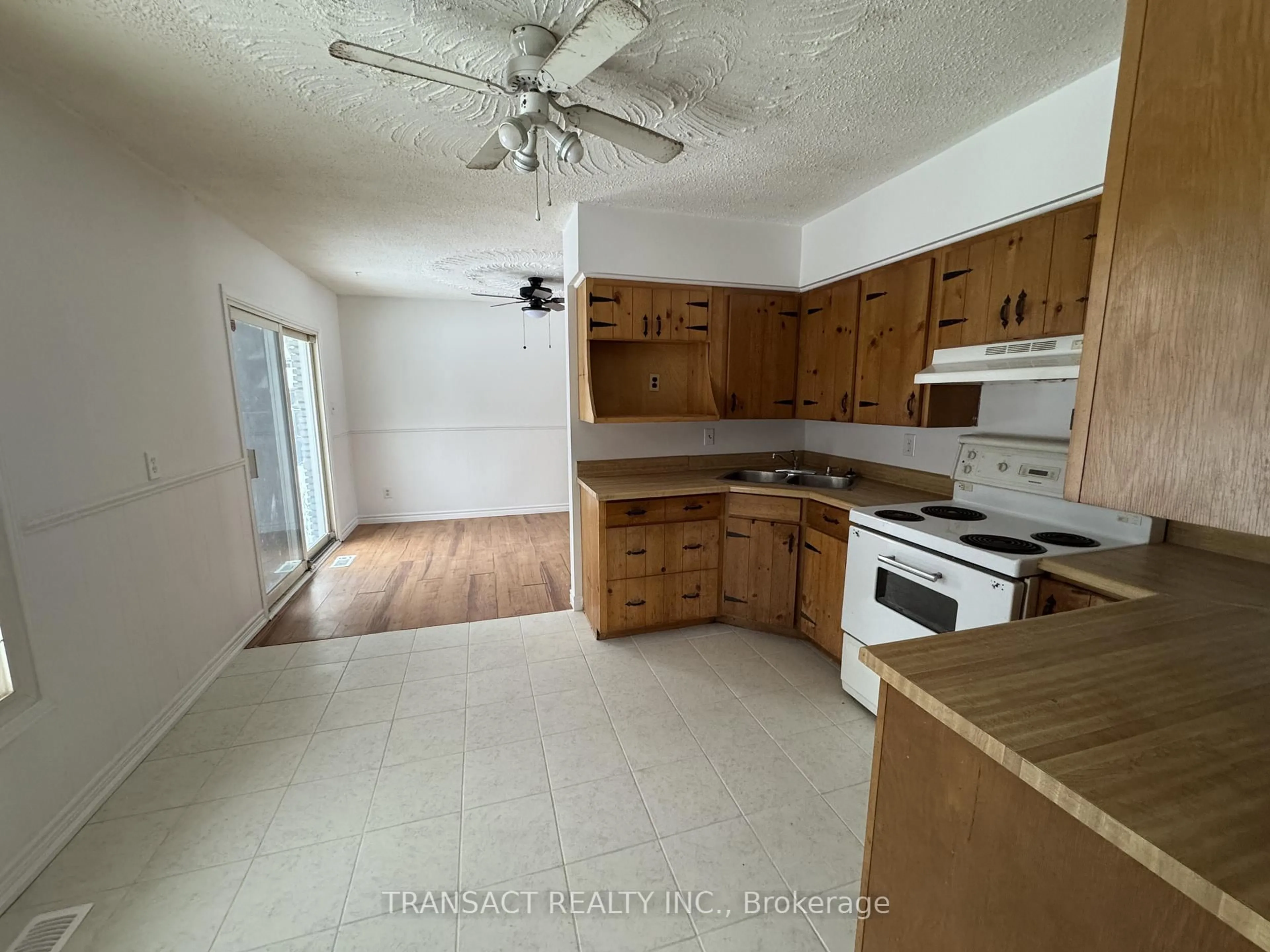 Standard kitchen, unknown for 44 Roth St, Essa Ontario L0M 1B0