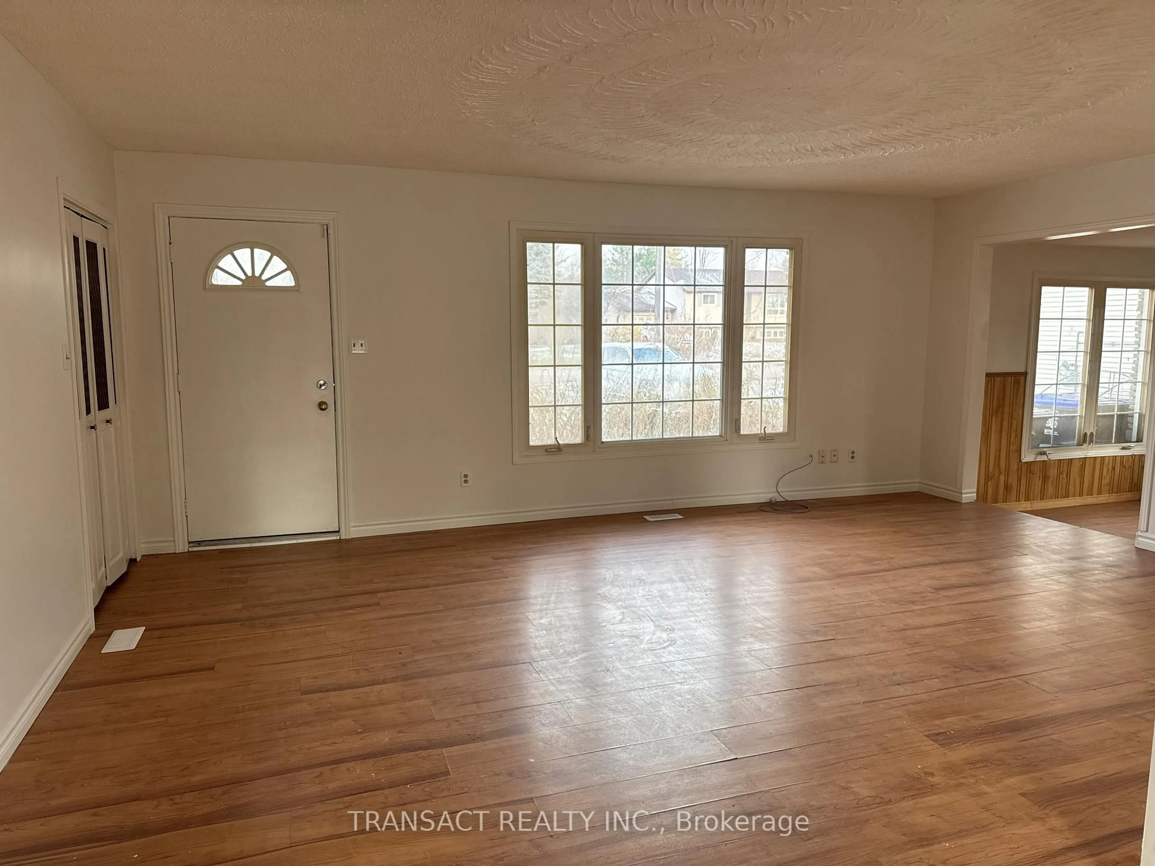 A pic of a room for 44 Roth St, Essa Ontario L0M 1B0