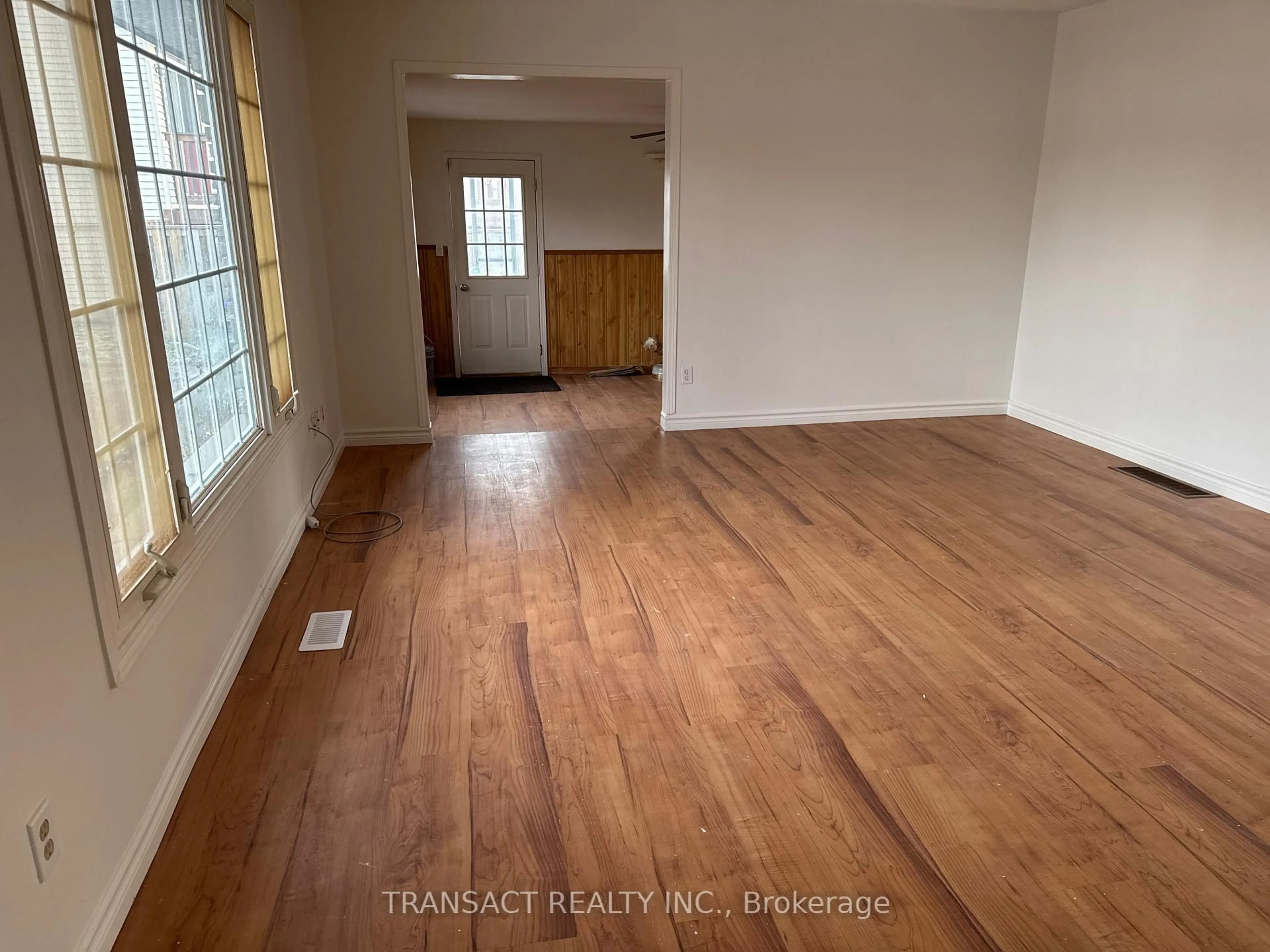 A pic of a room for 44 Roth St, Essa Ontario L0M 1B0