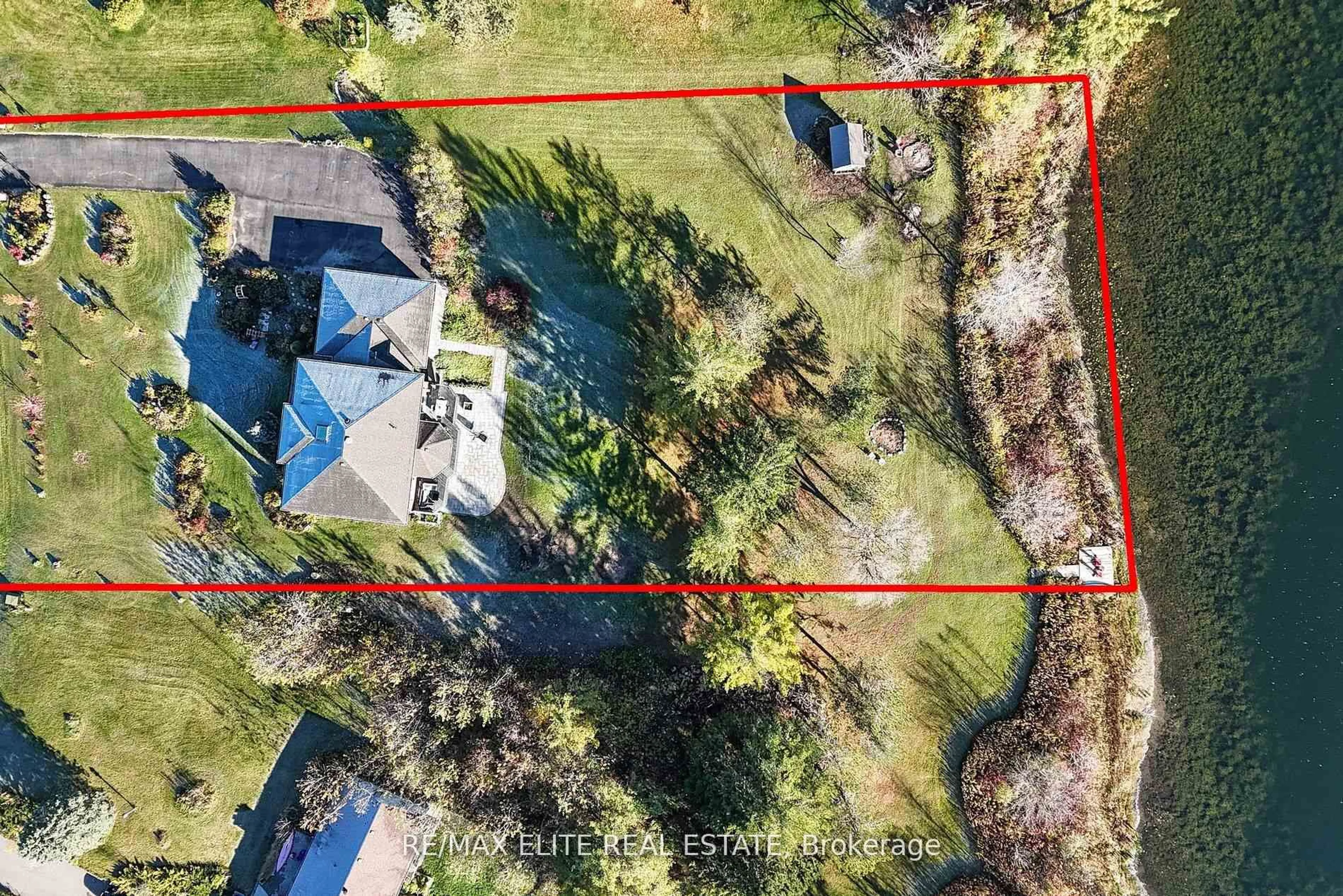 A pic from outside/outdoor area/front of a property/back of a property/a pic from drone, street for 9 Island Lake Dr, Whitchurch-Stouffville Ontario L4A 7X4