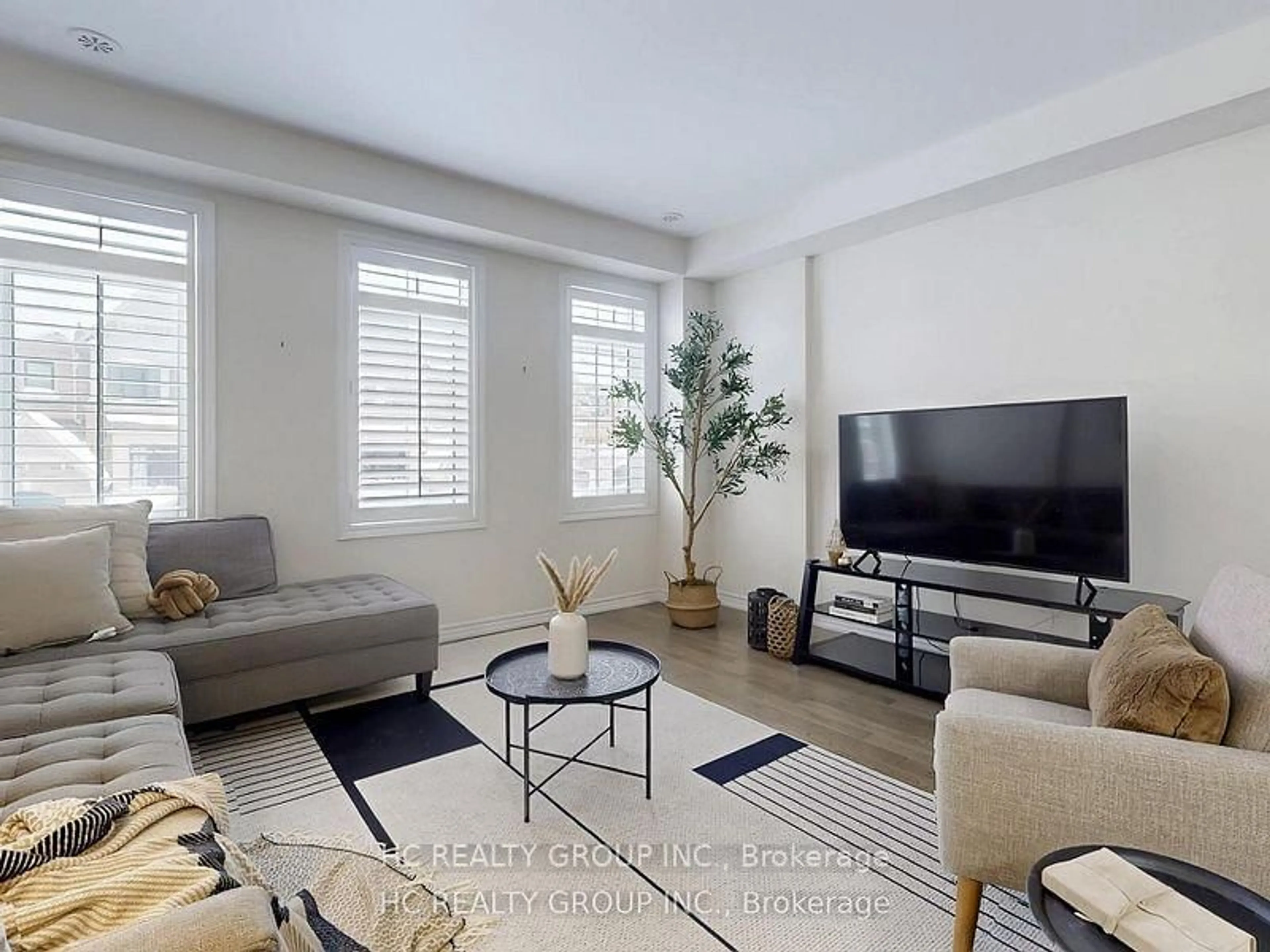Living room with furniture, unknown for 14 Isabella Peach Dr, Markham Ontario L6C 0Z1