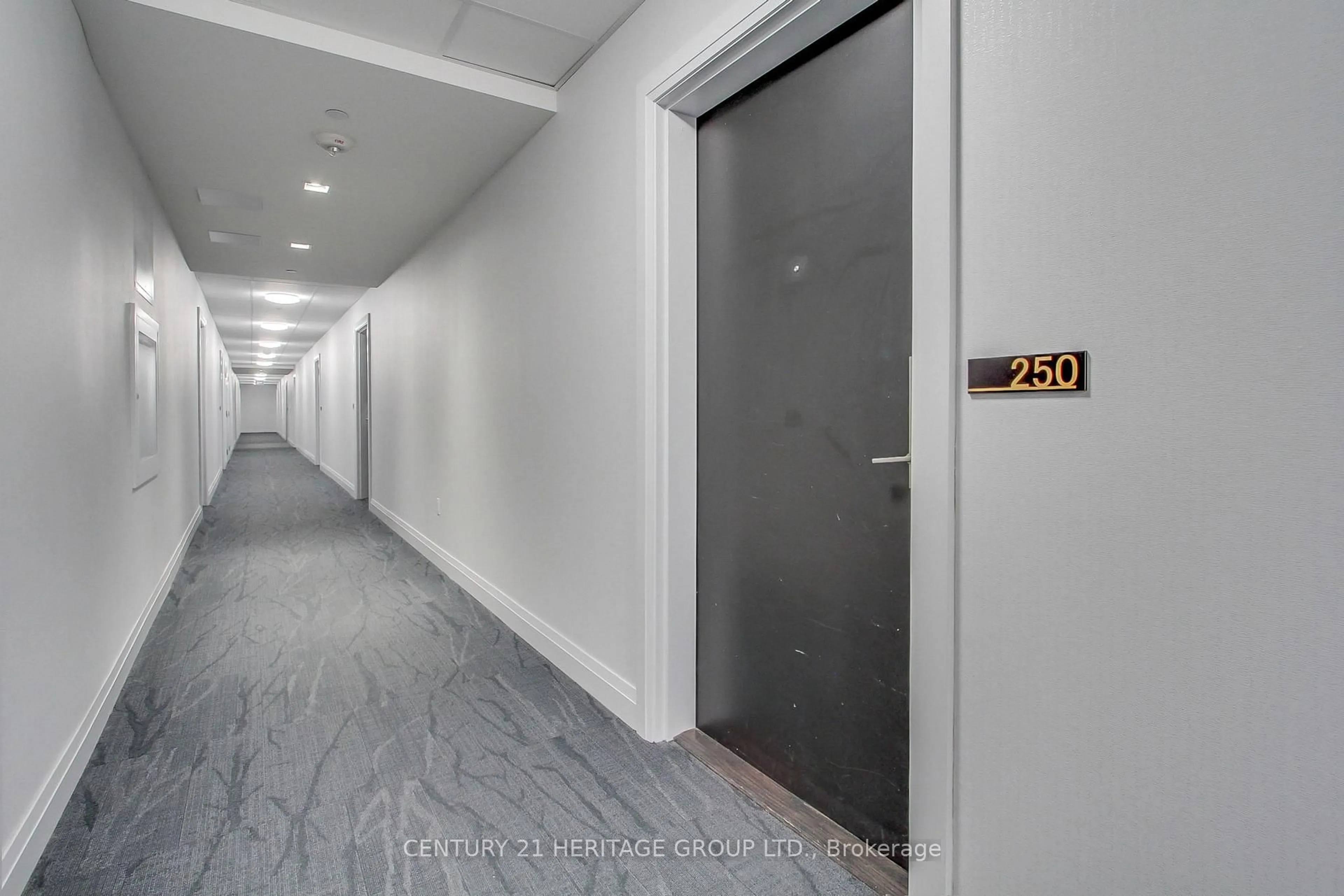 Indoor foyer for 555 William Graham Dr #250, Aurora Ontario L4G 7C4